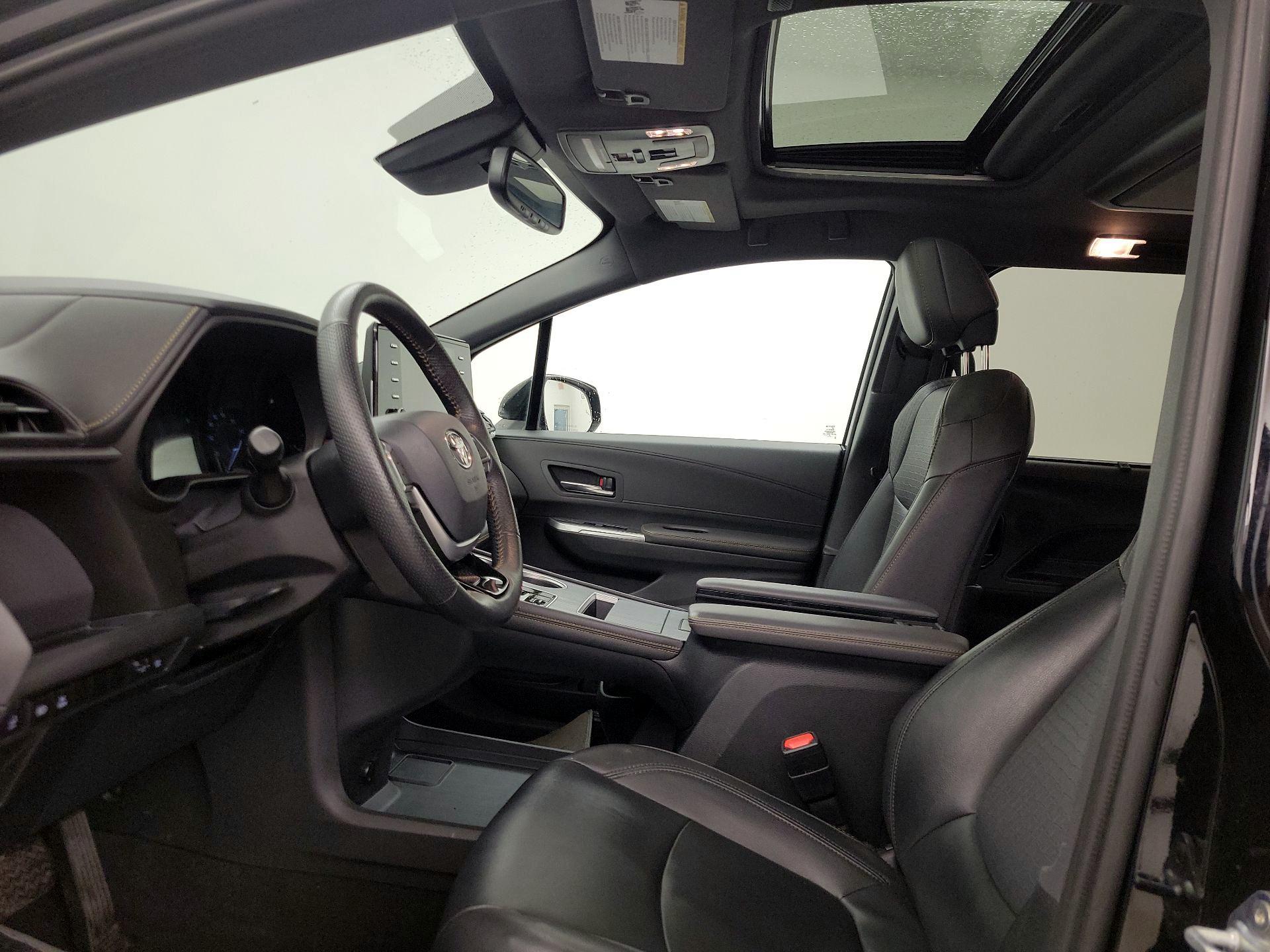 Thumbnail: 2022 Toyota Sienna - 20