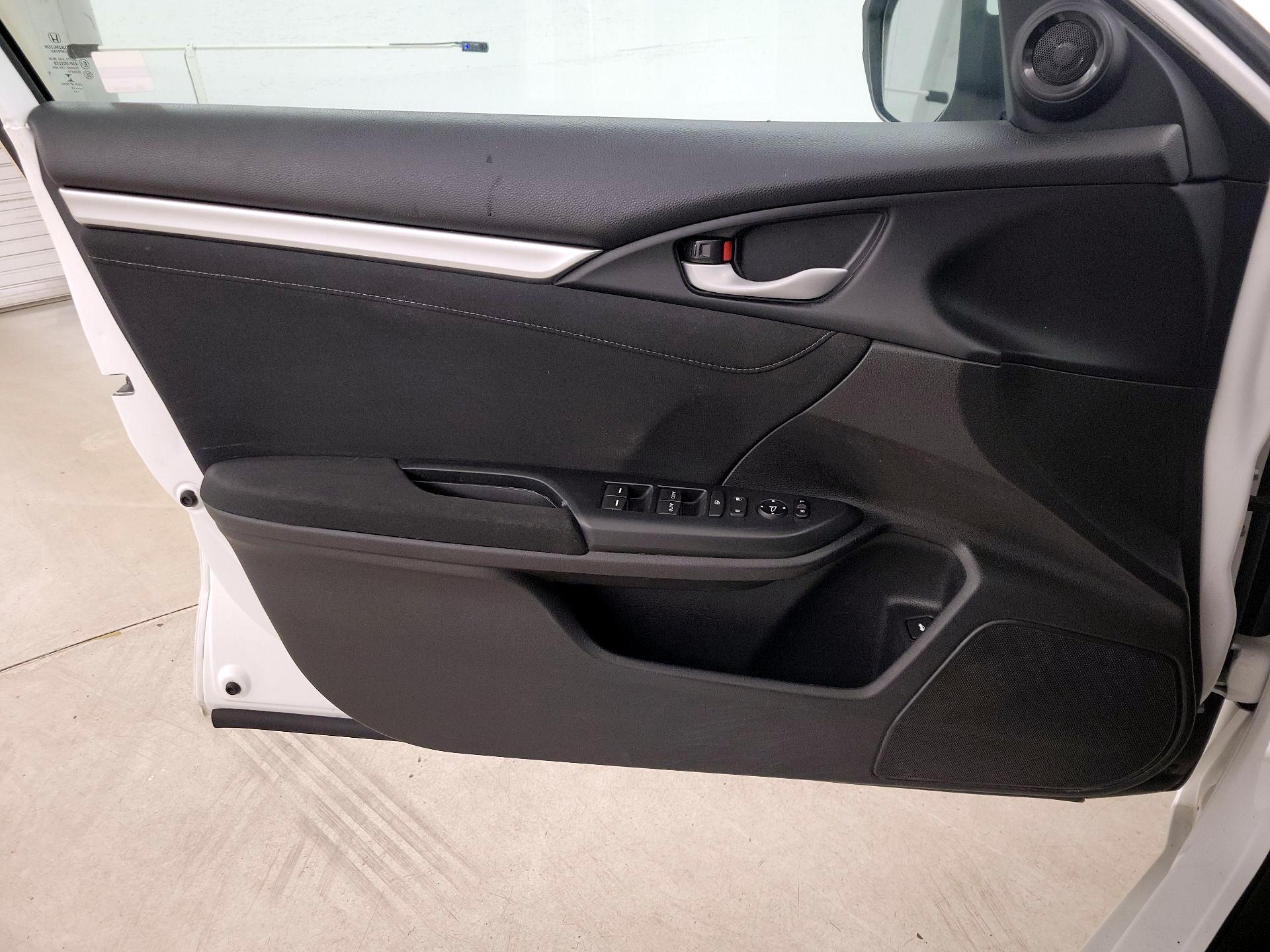 Thumbnail: 2016 Honda Civic - 12