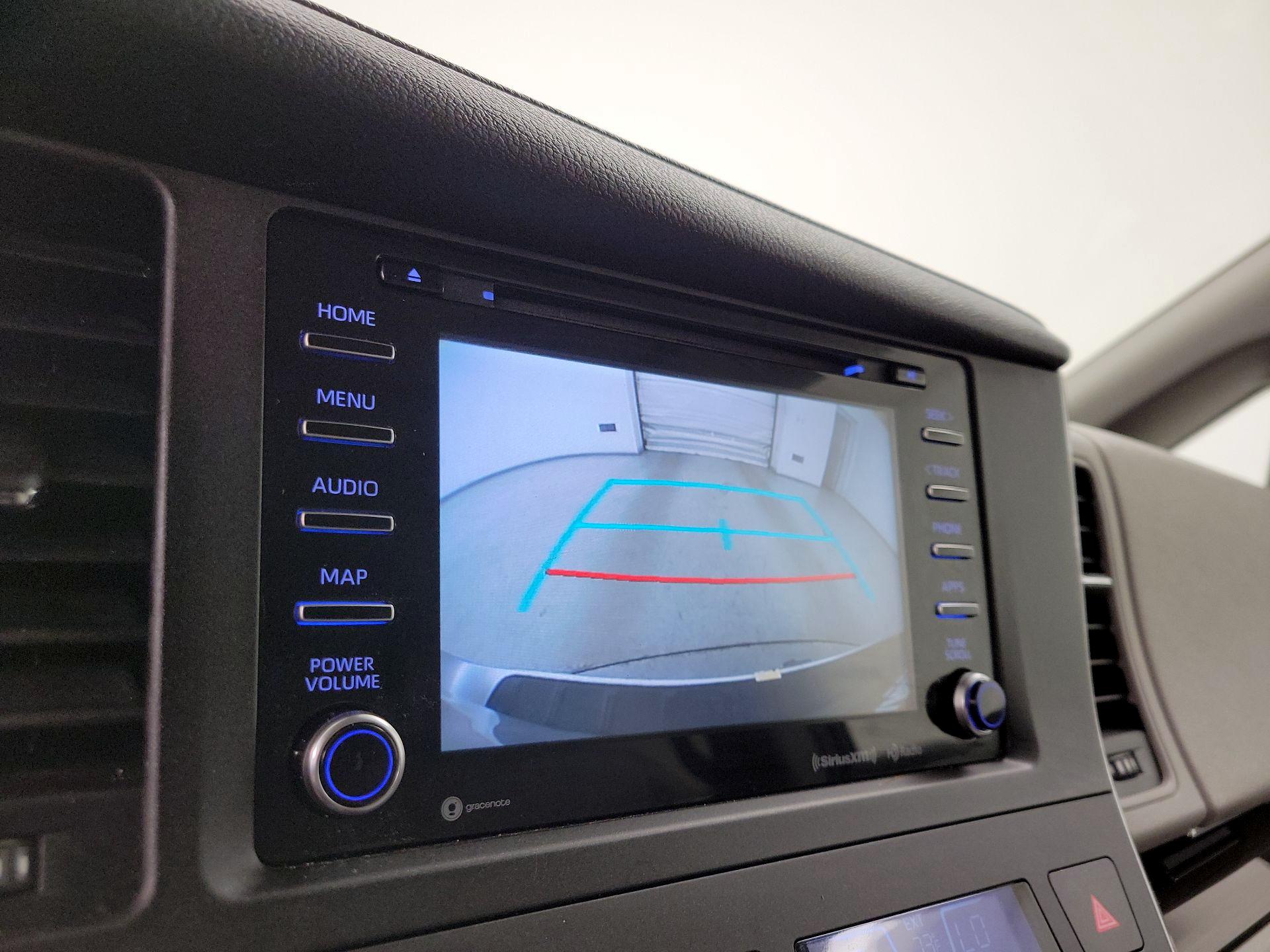 Thumbnail: 2018 Toyota Sienna - 15