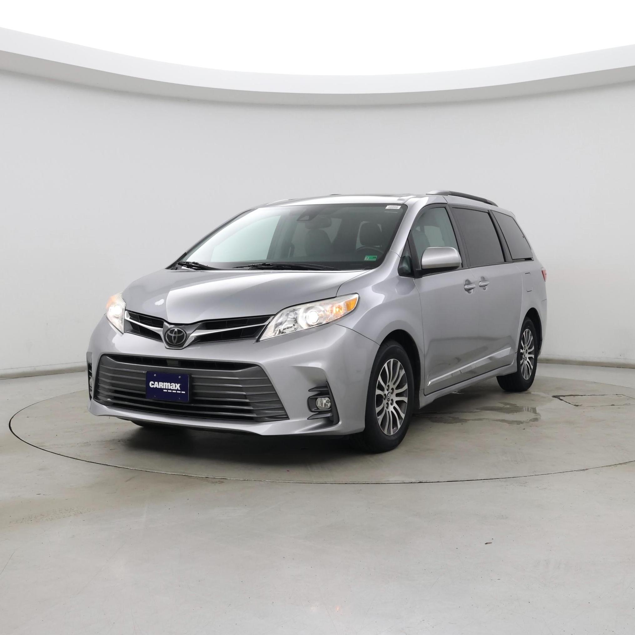 Thumbnail: 2018 Toyota Sienna - 4