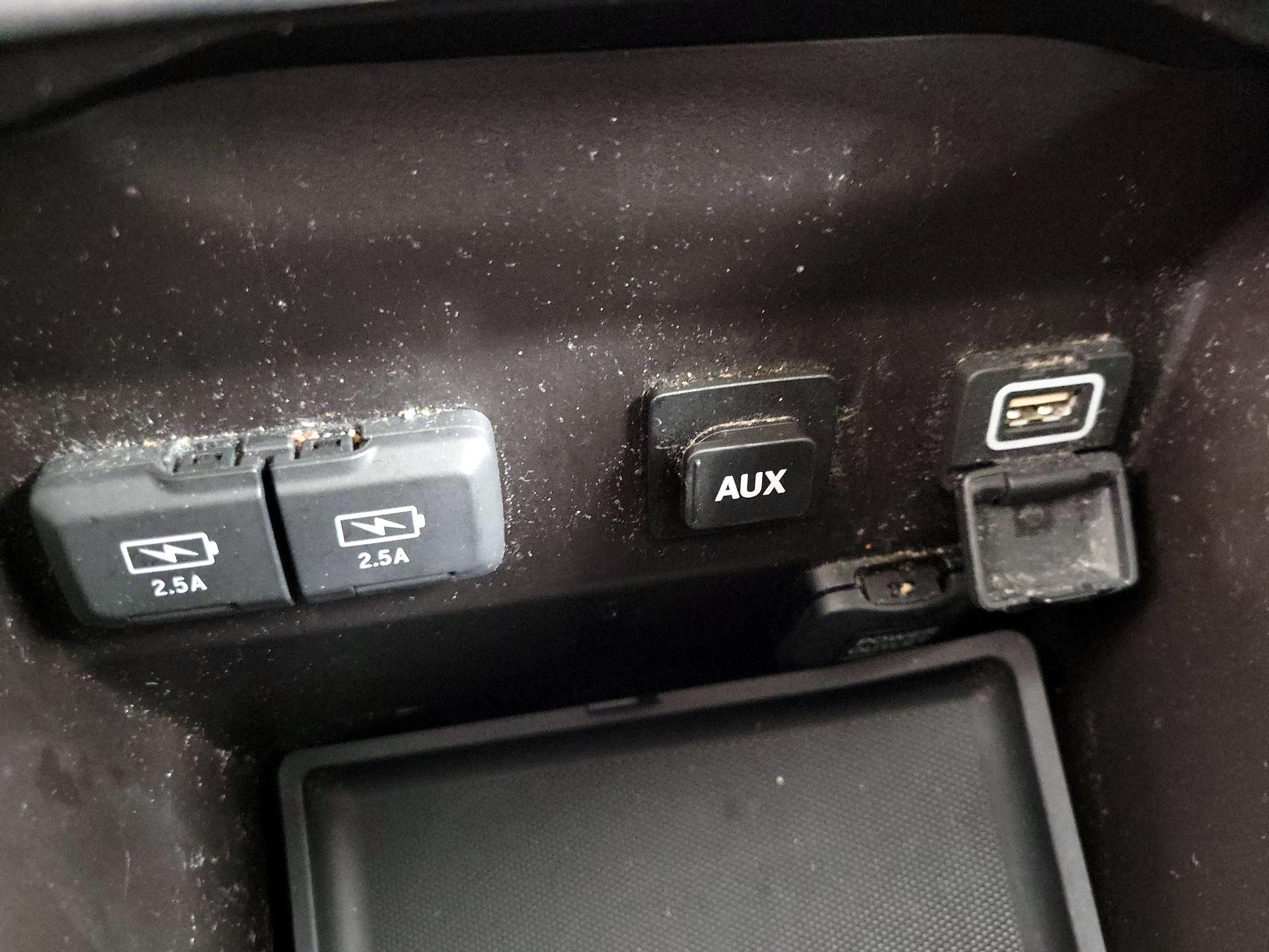 Thumbnail: 2020 Acura MDX - 19