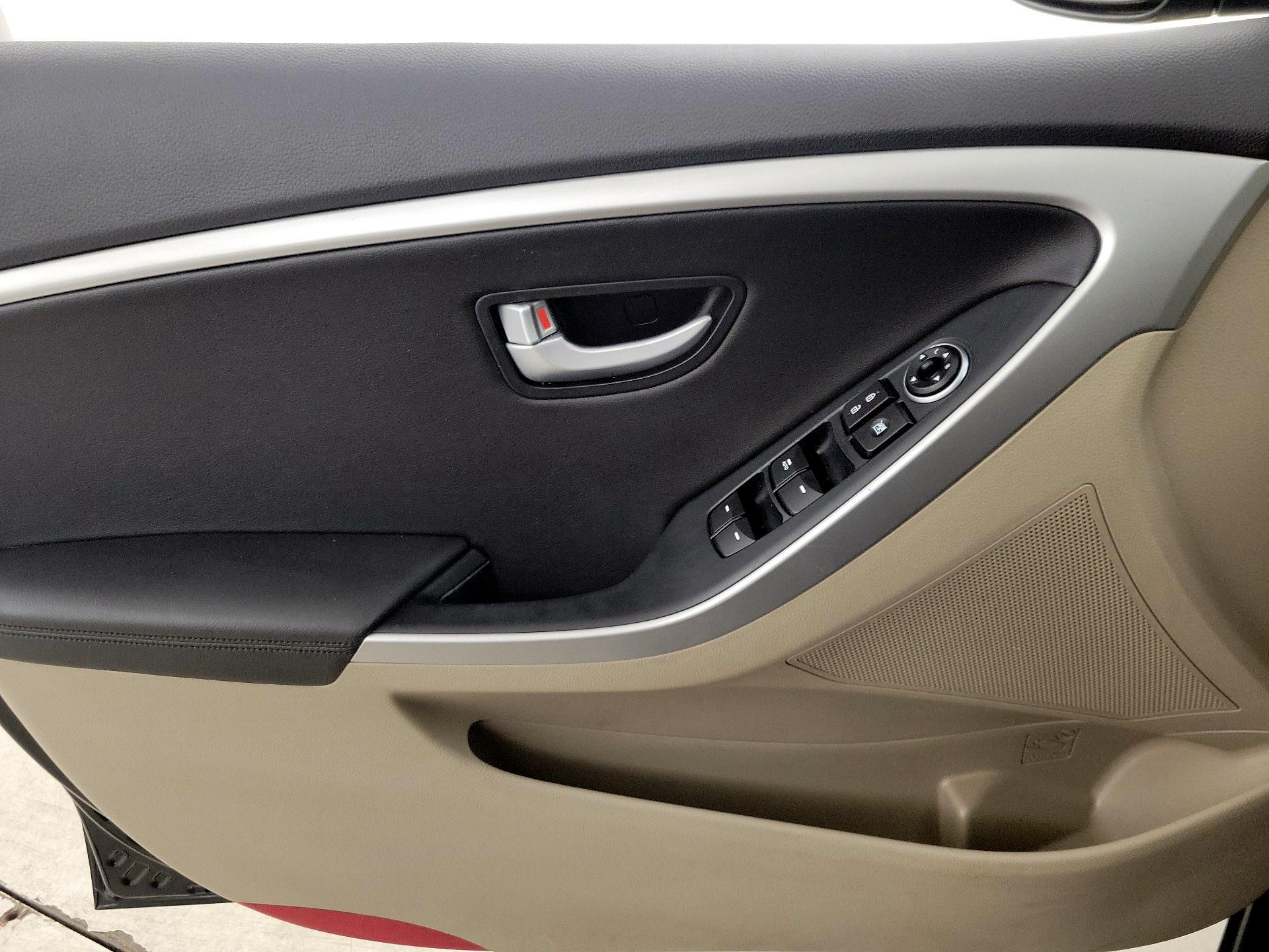 Thumbnail: 2016 Hyundai Elantra - 12