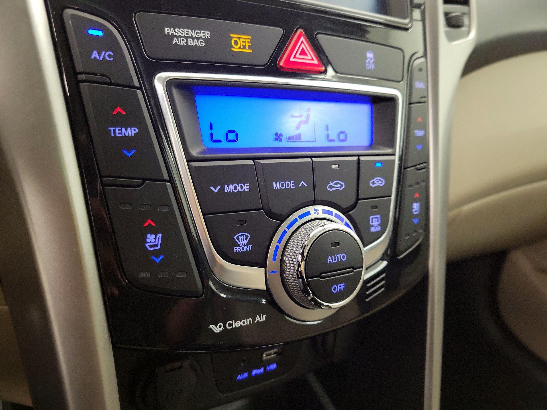 Thumbnail: 2016 Hyundai Elantra - 17