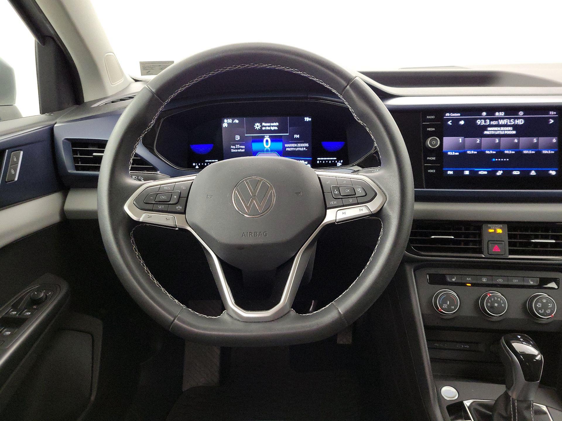 Thumbnail: 2022 Volkswagen Taos - 10