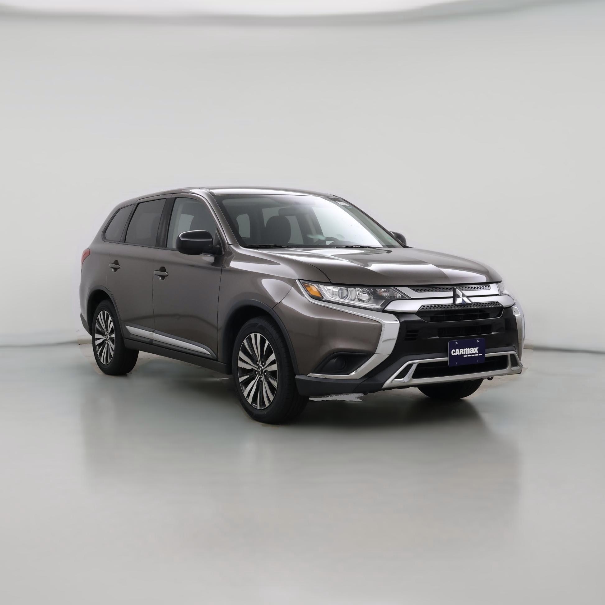 Thumbnail: 2019 Mitsubishi Outlander - 1