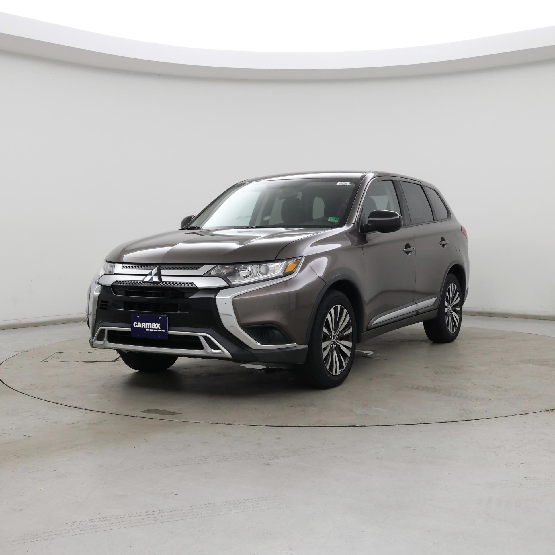 Thumbnail: 2019 Mitsubishi Outlander - 4