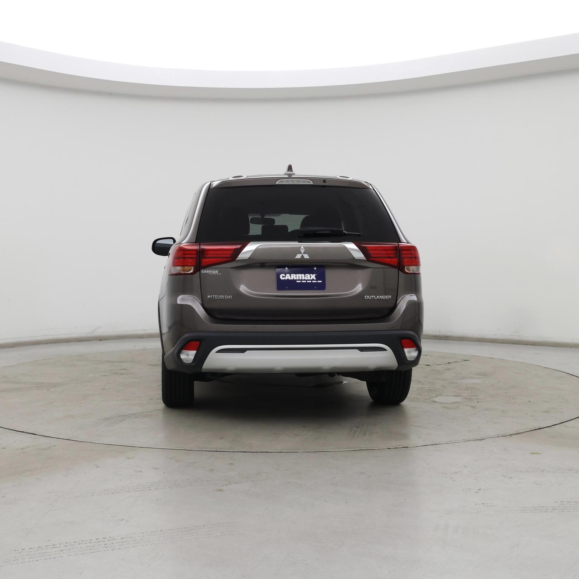 Thumbnail: 2019 Mitsubishi Outlander - 6