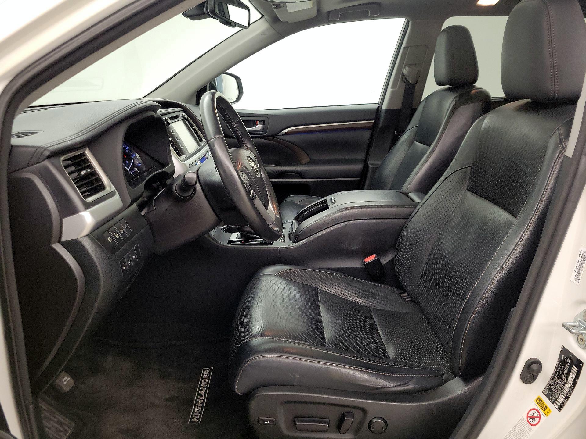 Thumbnail: 2015 Toyota Highlander - 11
