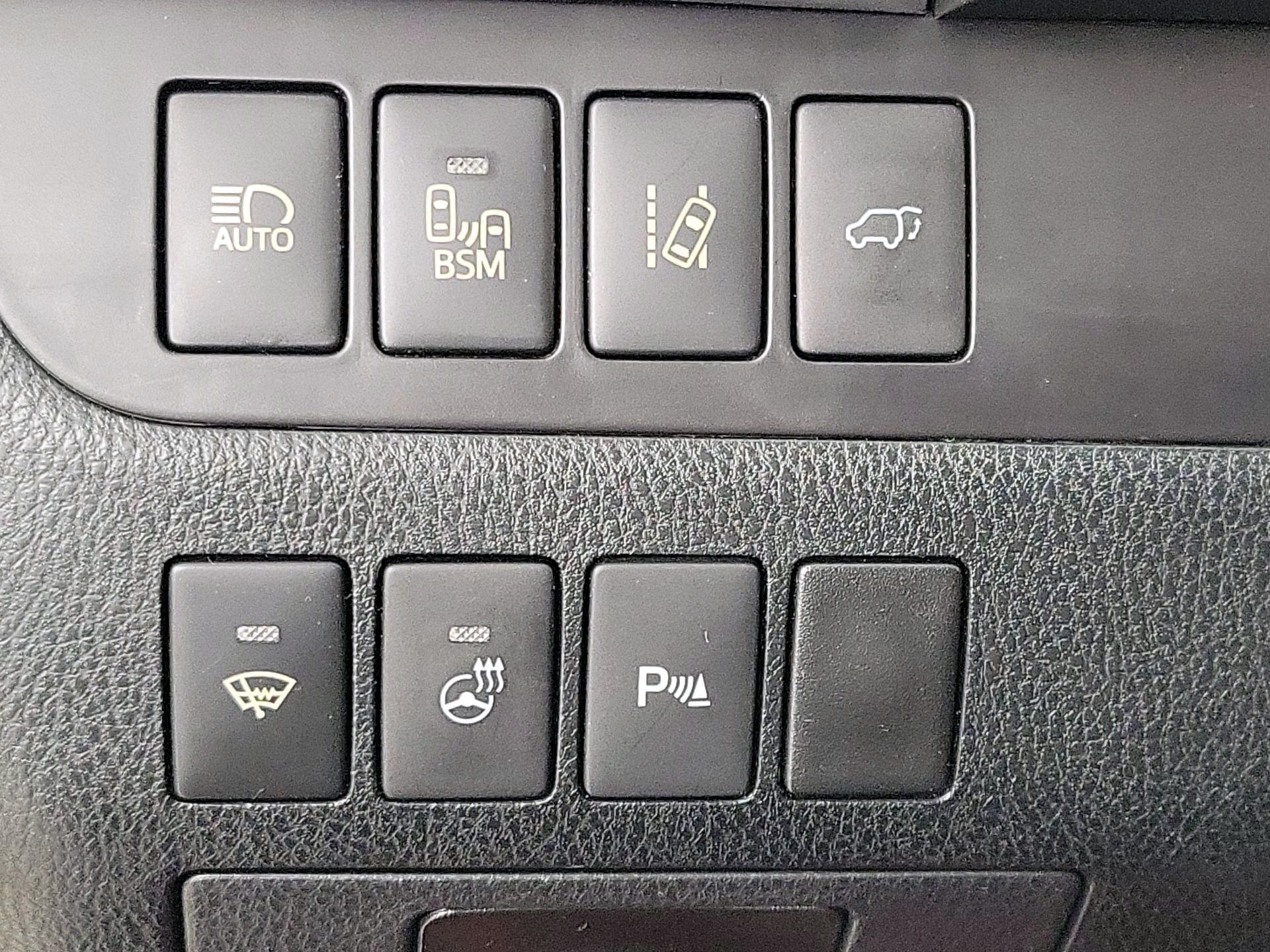 Thumbnail: 2015 Toyota Highlander - 13