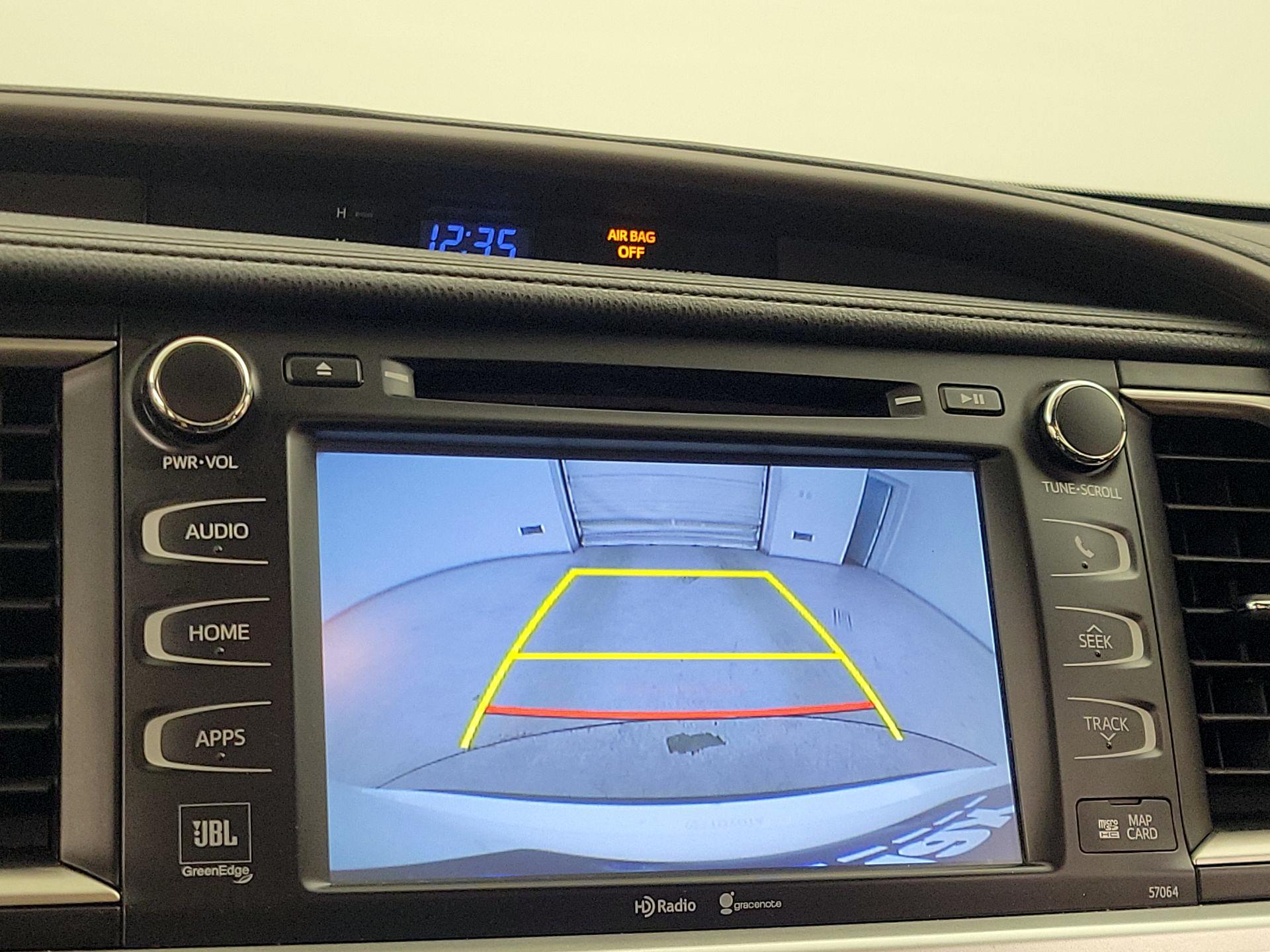 Thumbnail: 2015 Toyota Highlander - 15