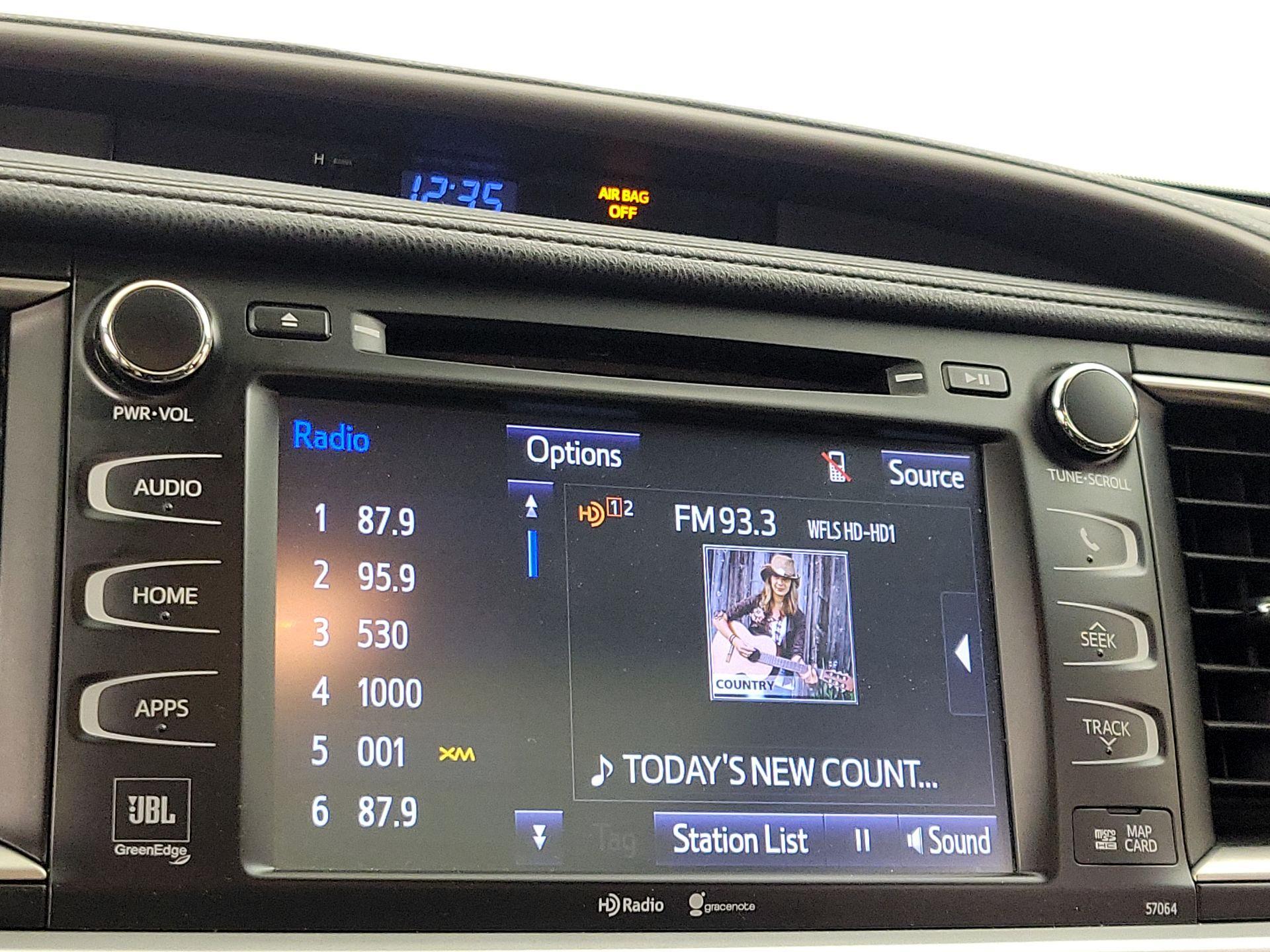 Thumbnail: 2015 Toyota Highlander - 16
