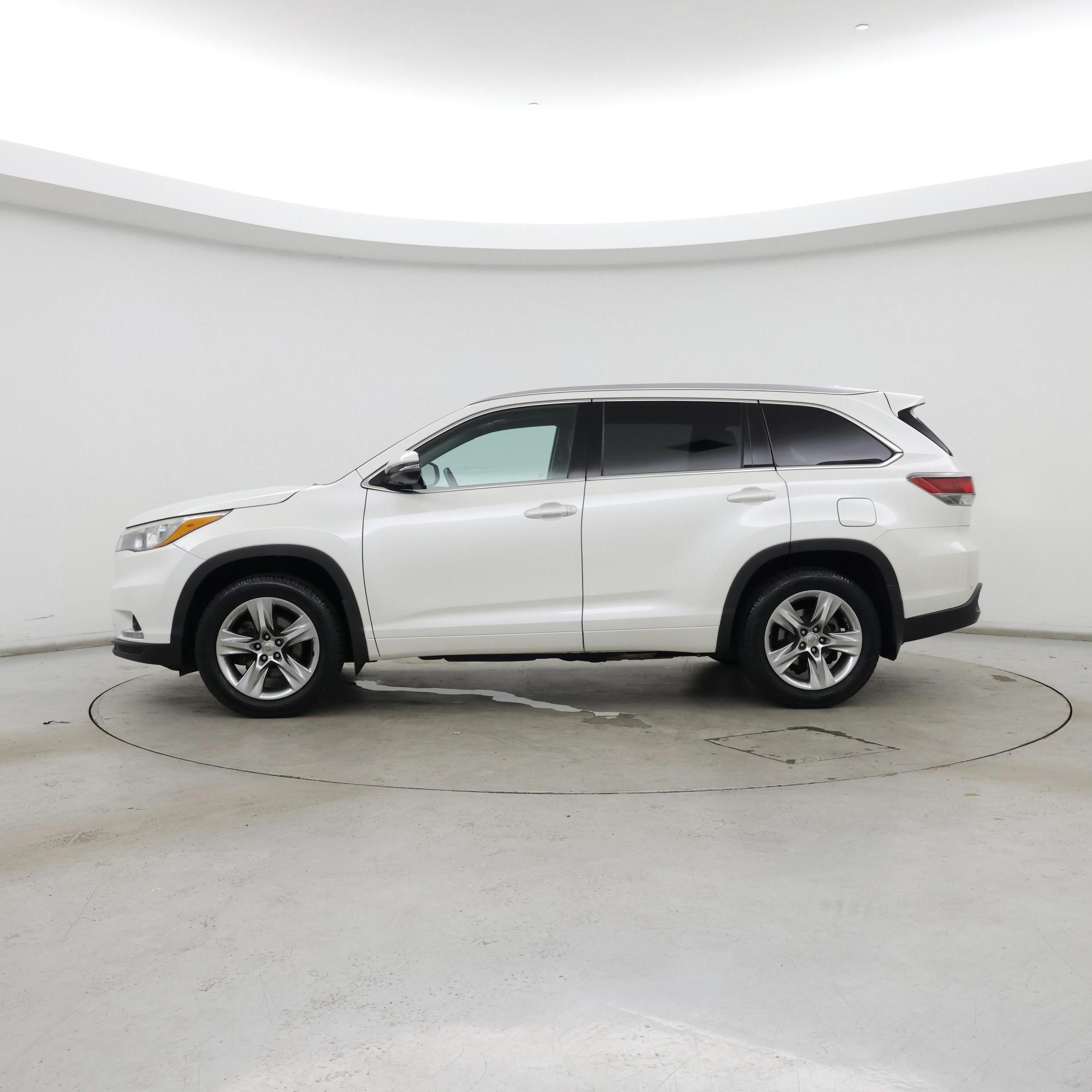 Thumbnail: 2015 Toyota Highlander - 3