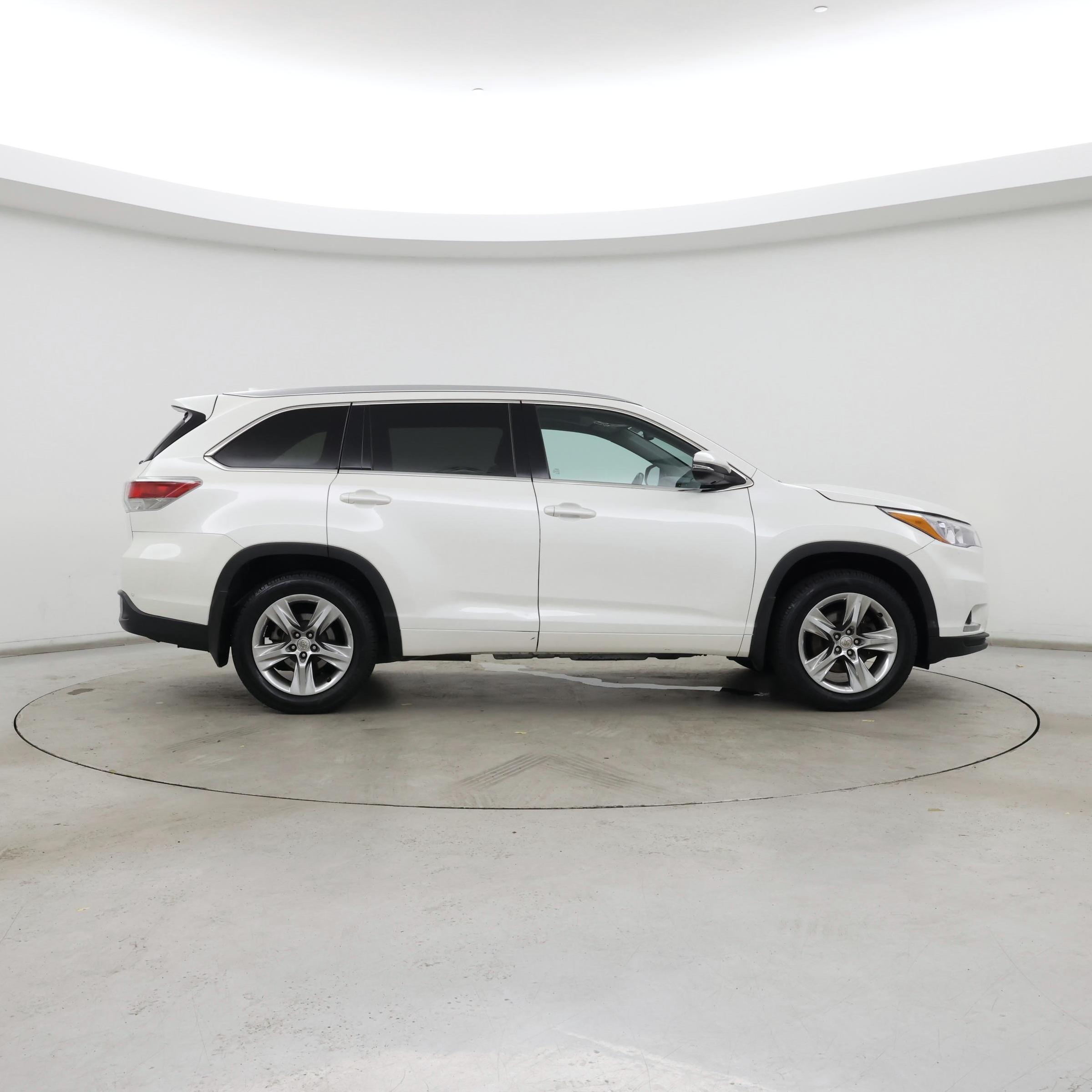 Thumbnail: 2015 Toyota Highlander - 7