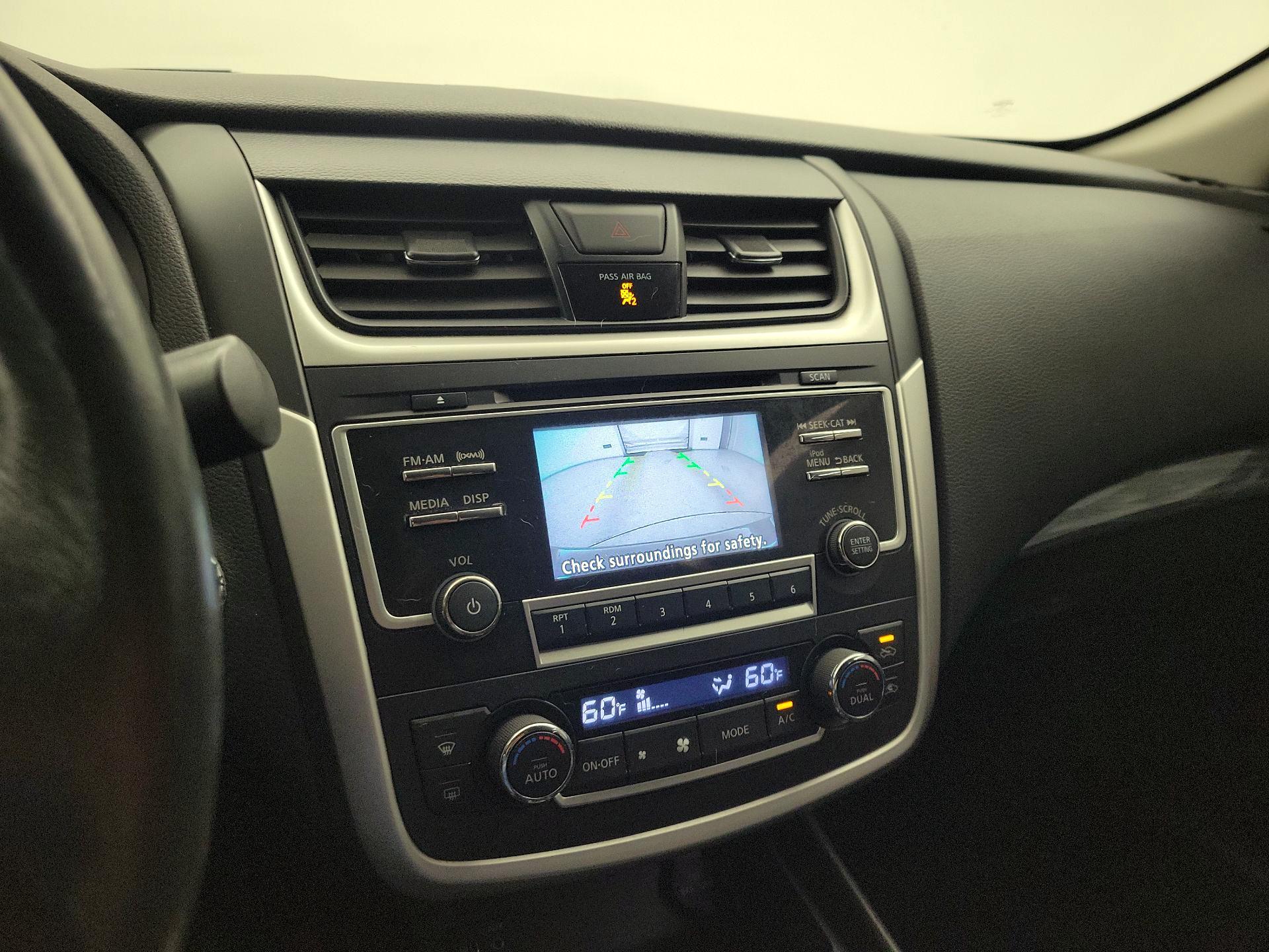 Thumbnail: 2017 Nissan Altima - 14