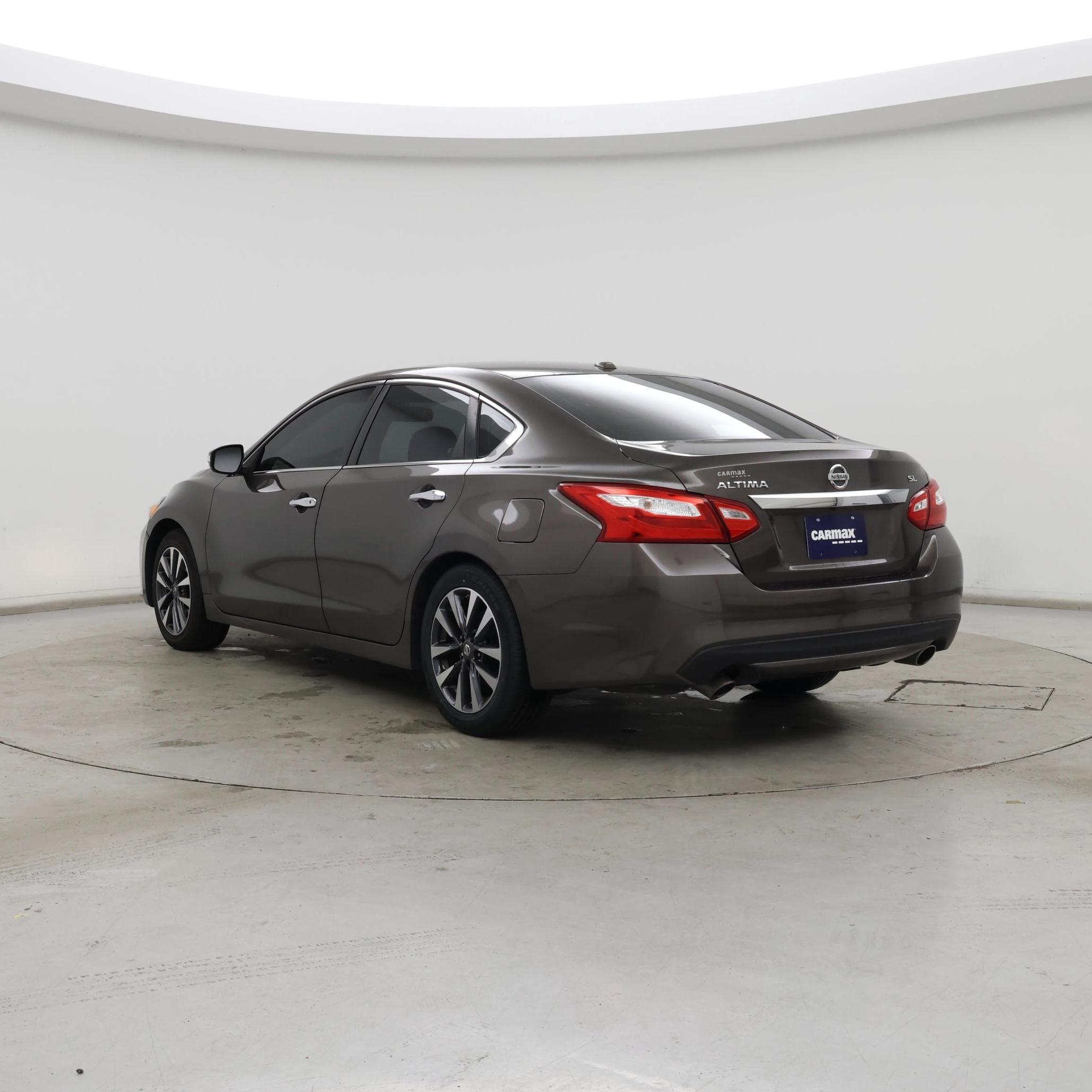 Thumbnail: 2017 Nissan Altima - 2