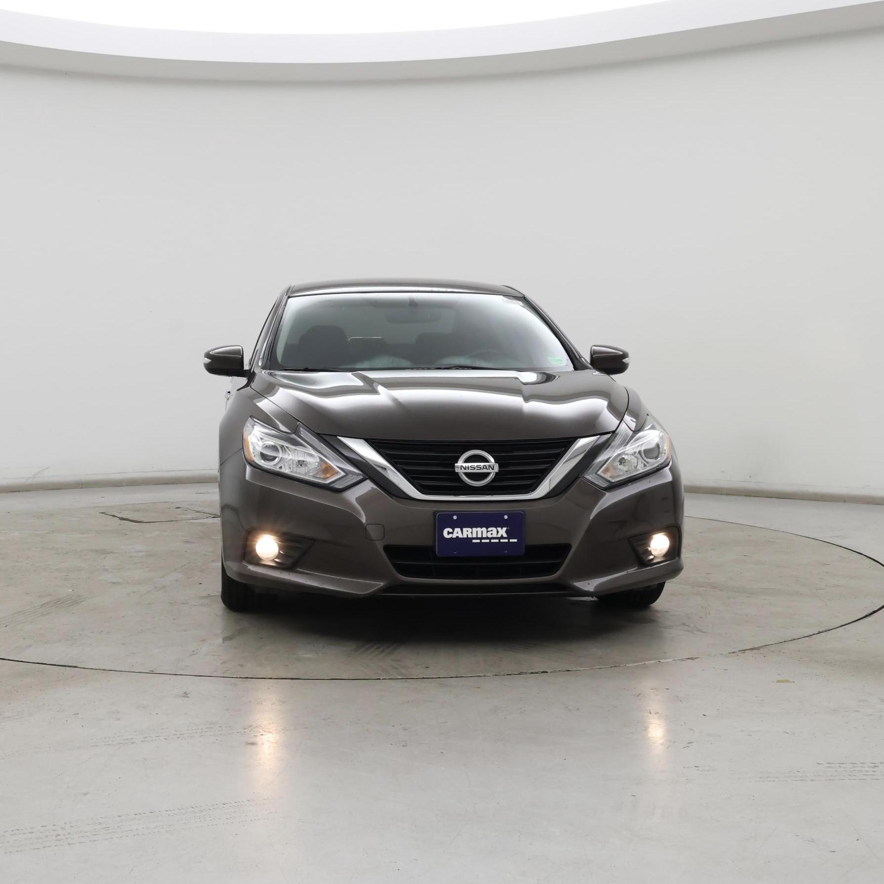 Thumbnail: 2017 Nissan Altima - 5