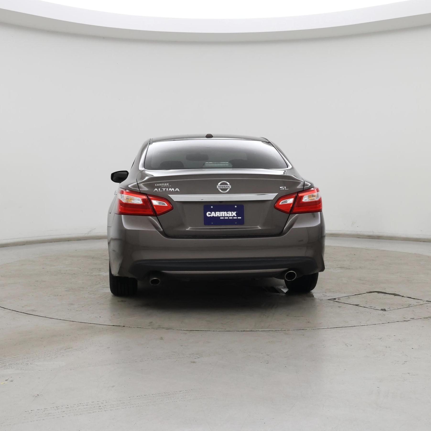 Thumbnail: 2017 Nissan Altima - 6