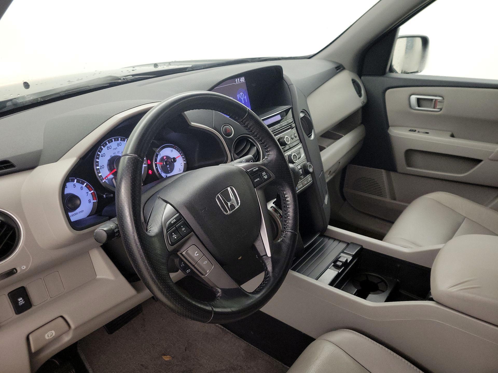 Thumbnail: 2013 Honda Pilot - 9