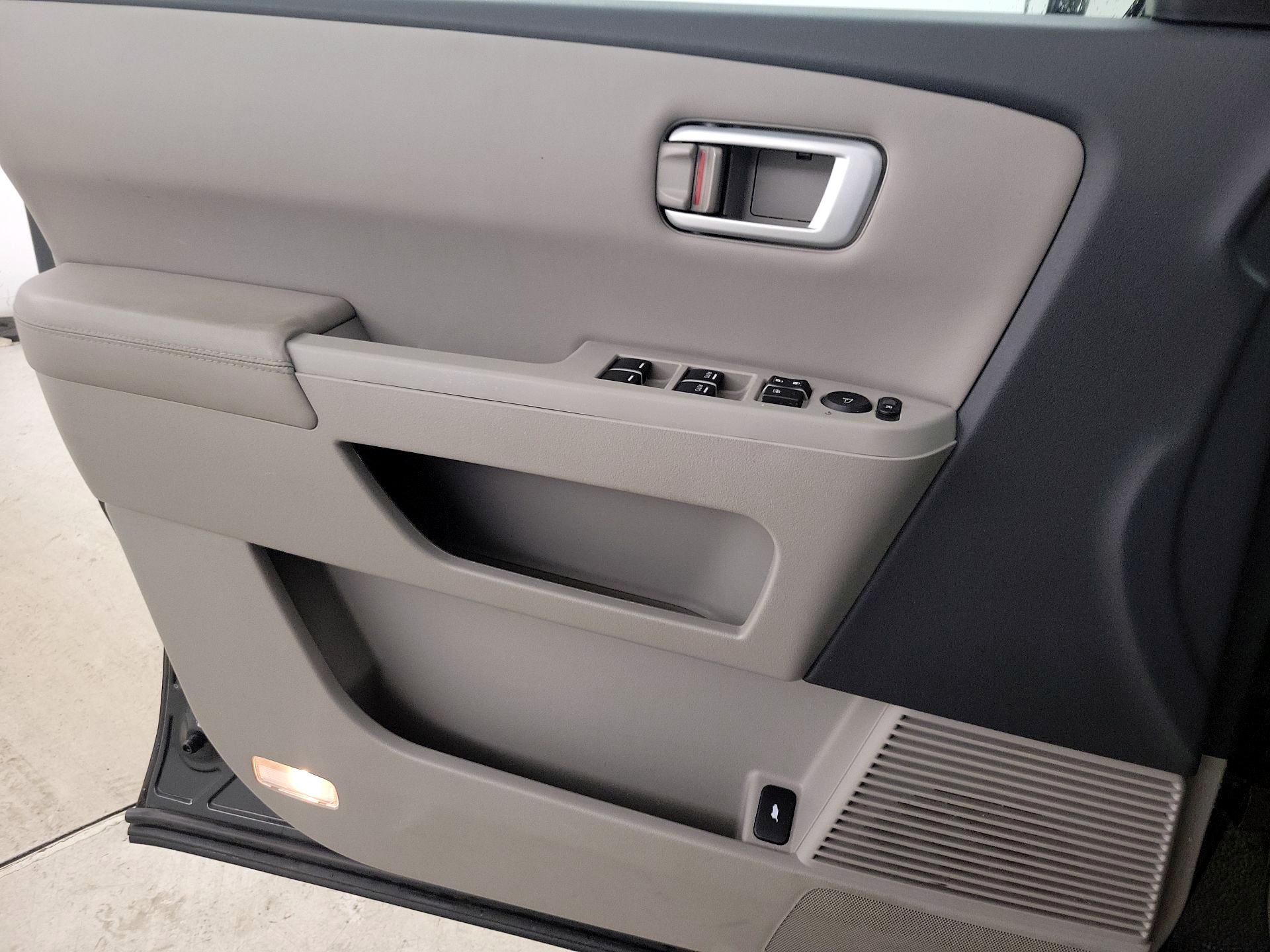 Thumbnail: 2013 Honda Pilot - 12