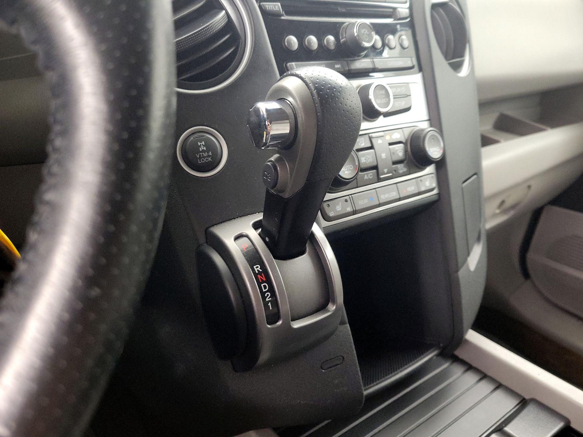 Thumbnail: 2013 Honda Pilot - 17