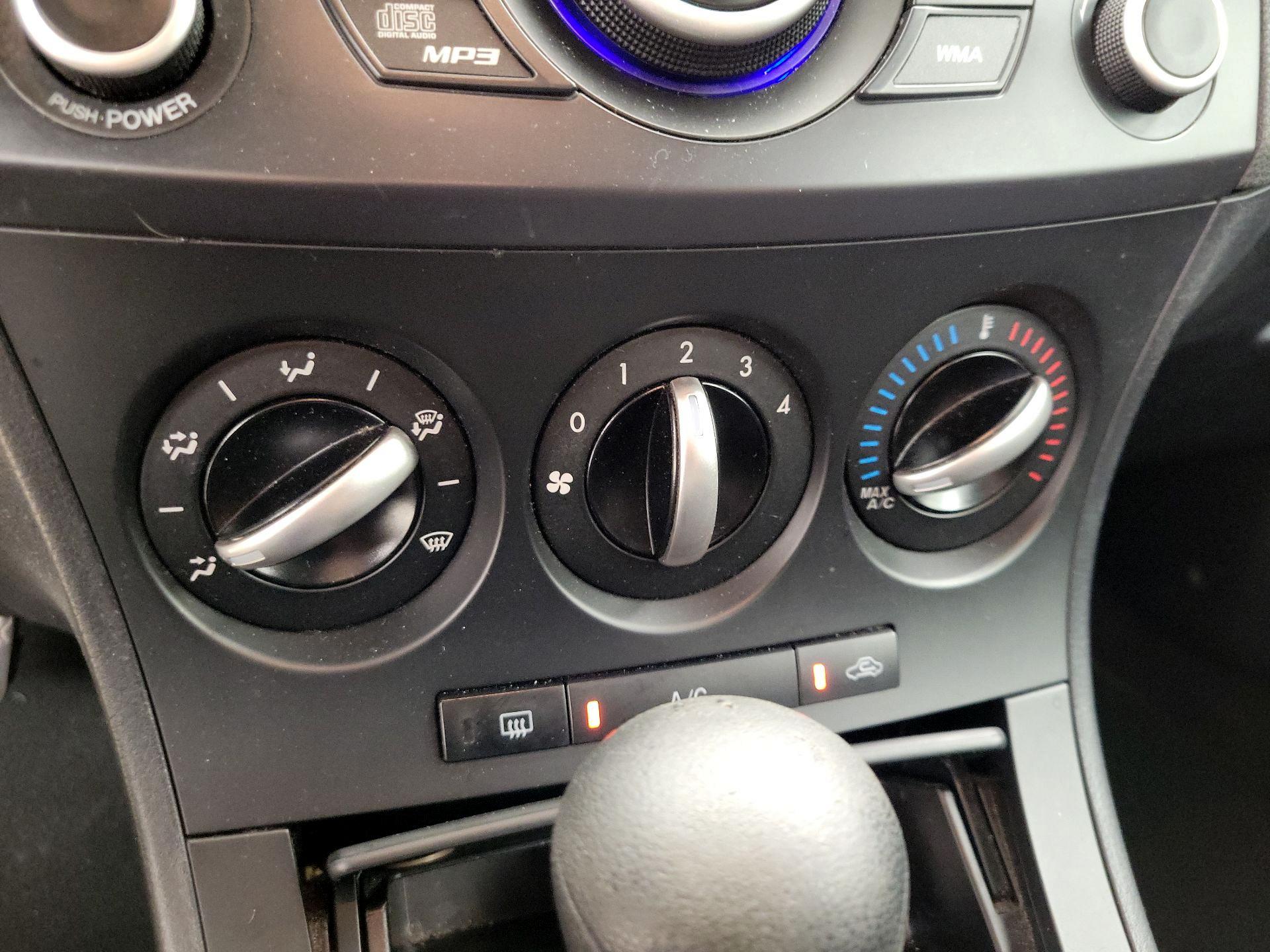 Thumbnail: 2013 Mazda Mazda3 - 15