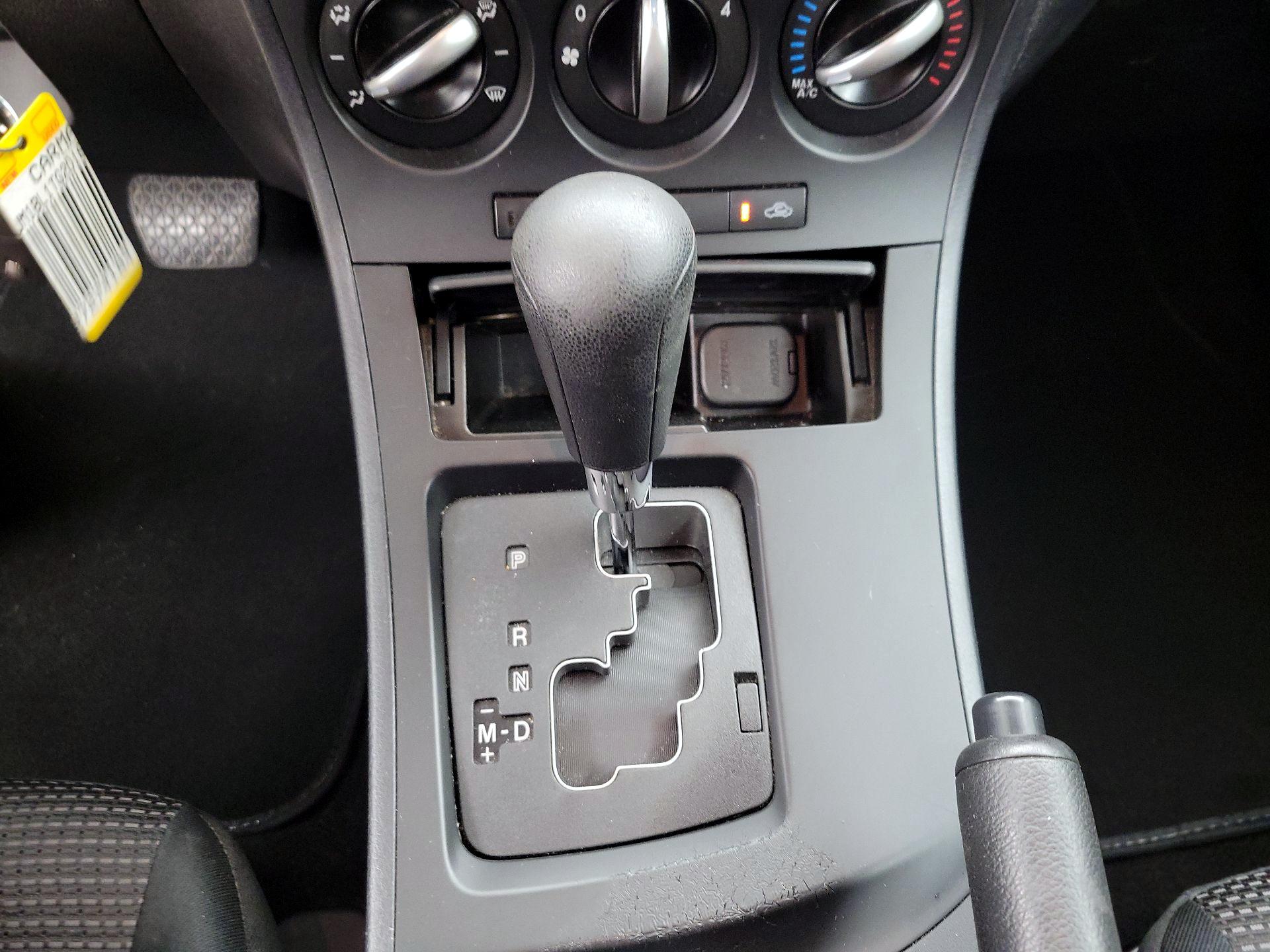 Thumbnail: 2013 Mazda Mazda3 - 16
