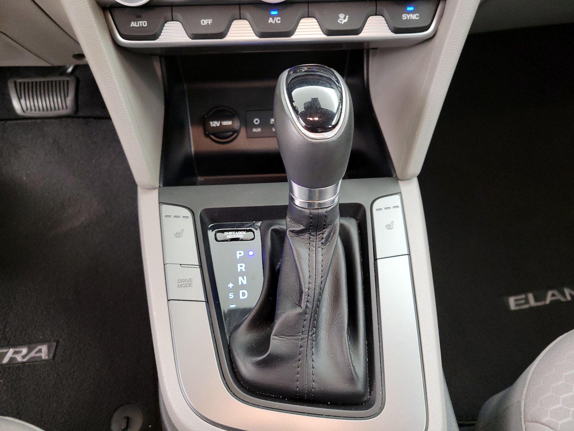 Thumbnail: 2020 Hyundai Elantra - 17