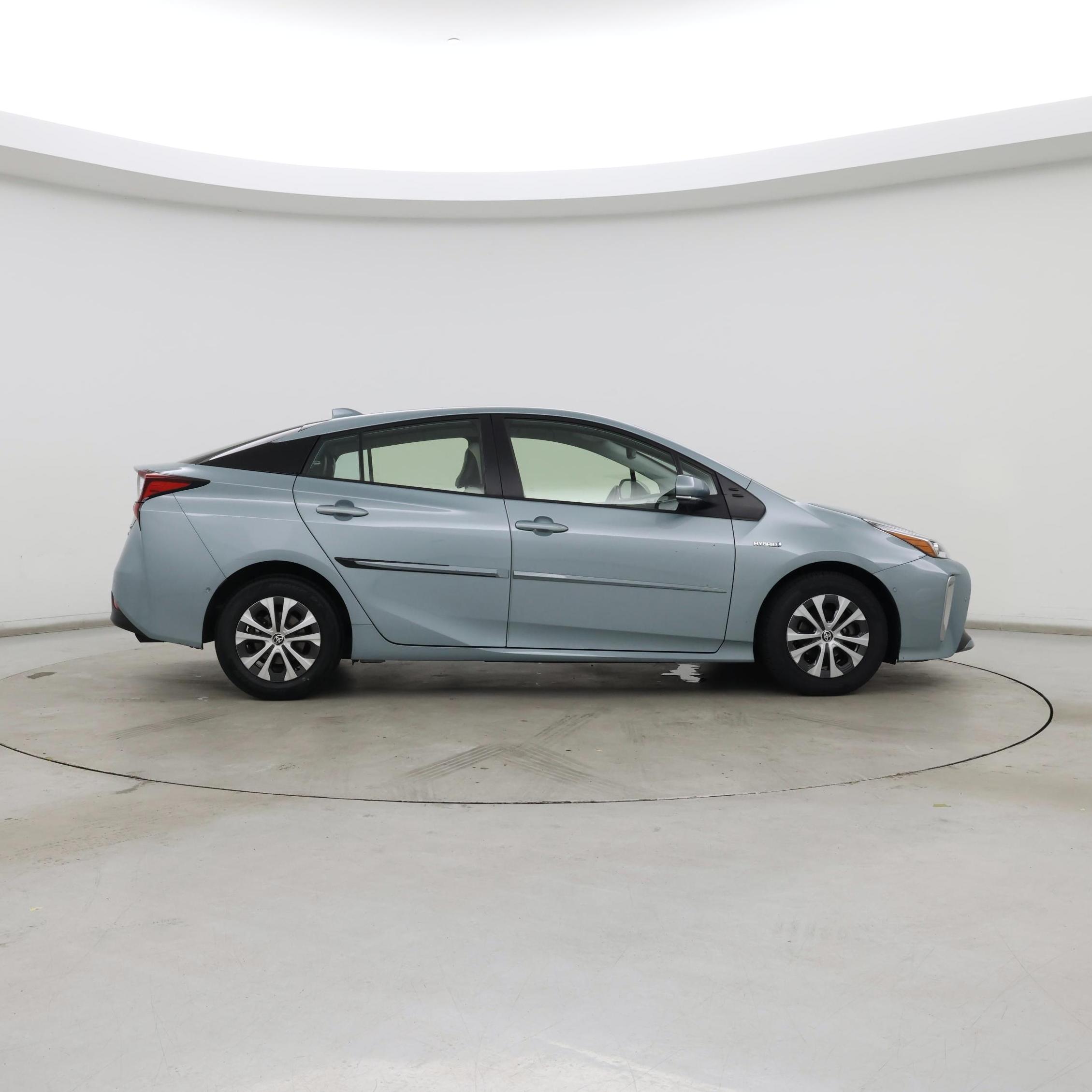 Thumbnail: 2022 Toyota Prius - 7