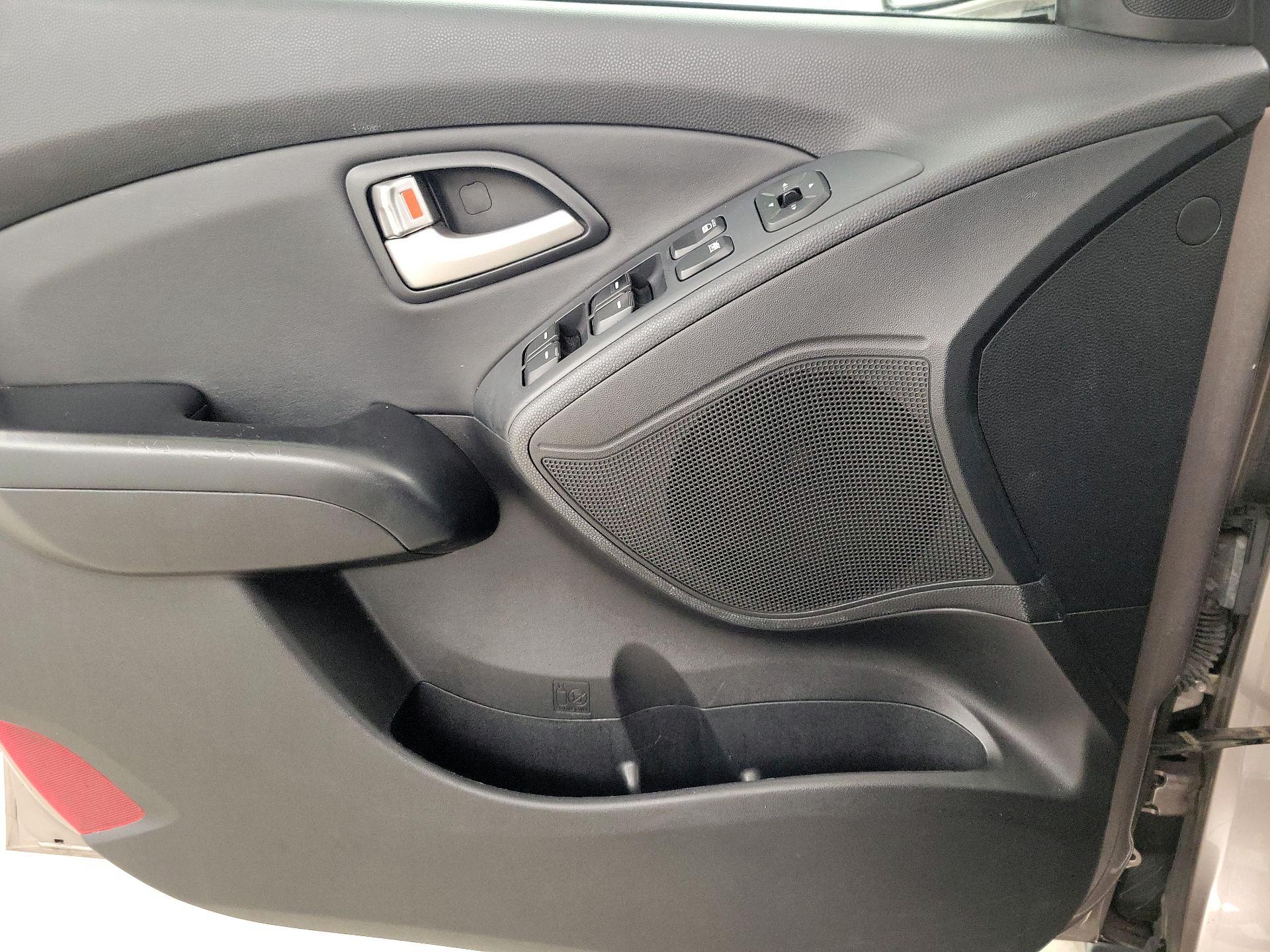 Thumbnail: 2013 Hyundai Tucson - 12