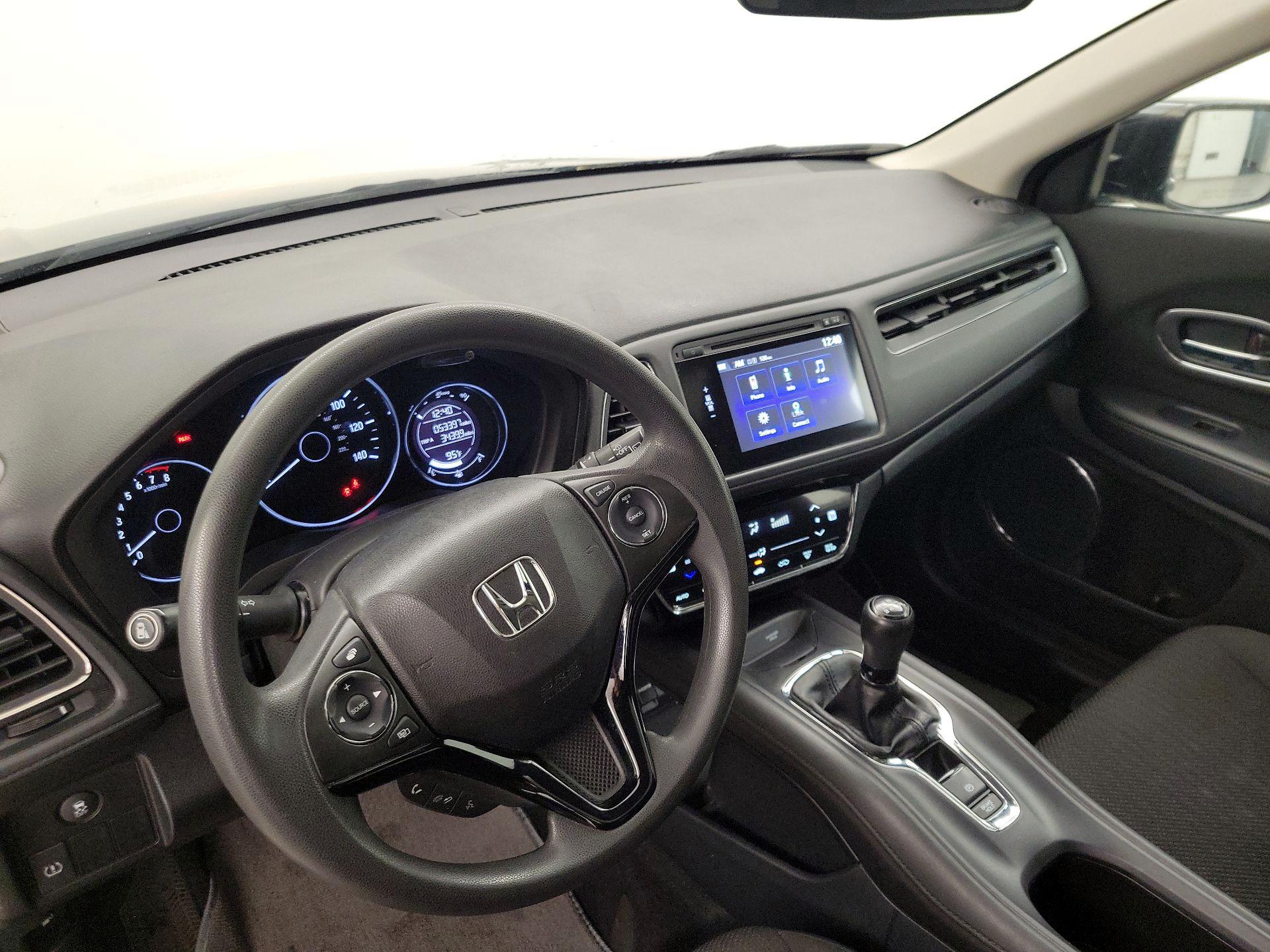 Thumbnail: 2016 Honda HR-V - 9