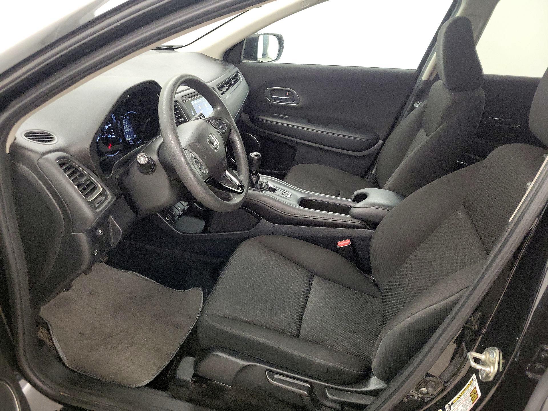 Thumbnail: 2016 Honda HR-V - 11