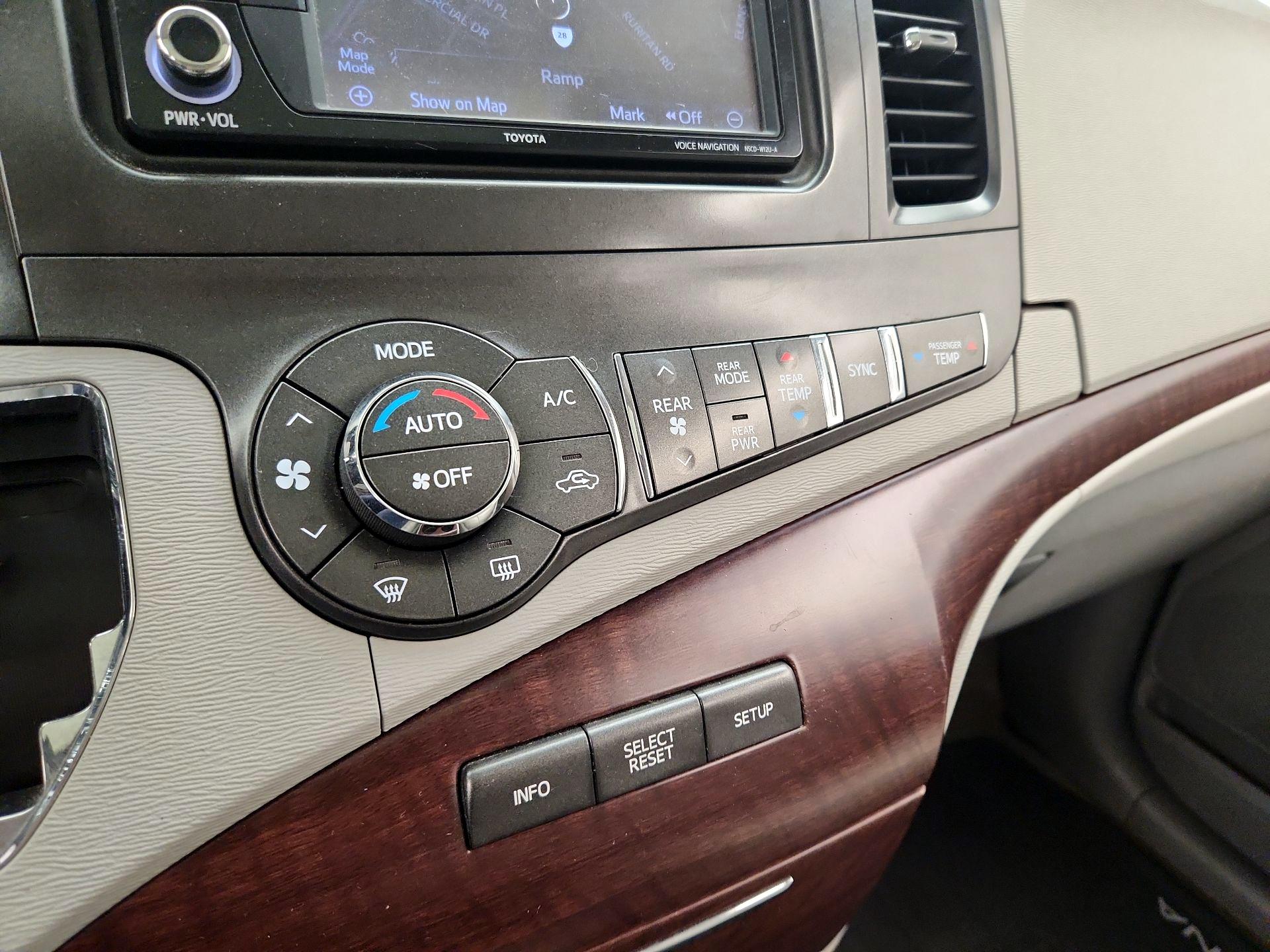 Thumbnail: 2013 Toyota Sienna - 17