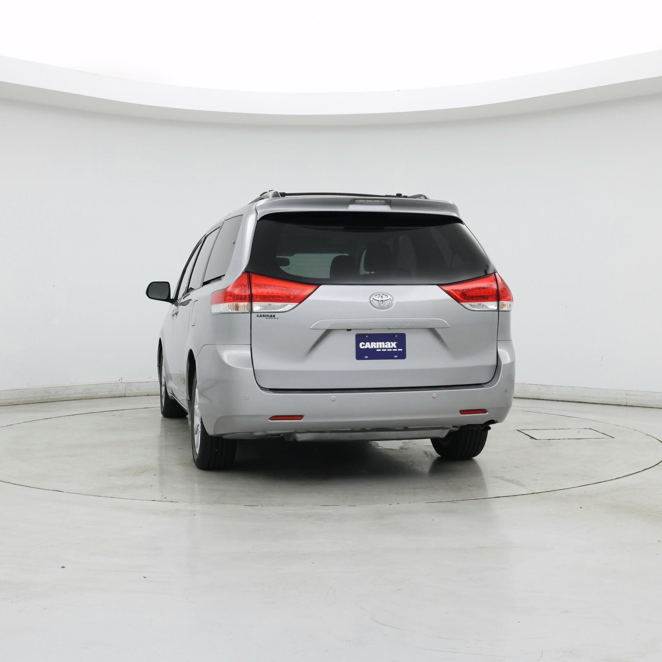 Thumbnail: 2013 Toyota Sienna - 6