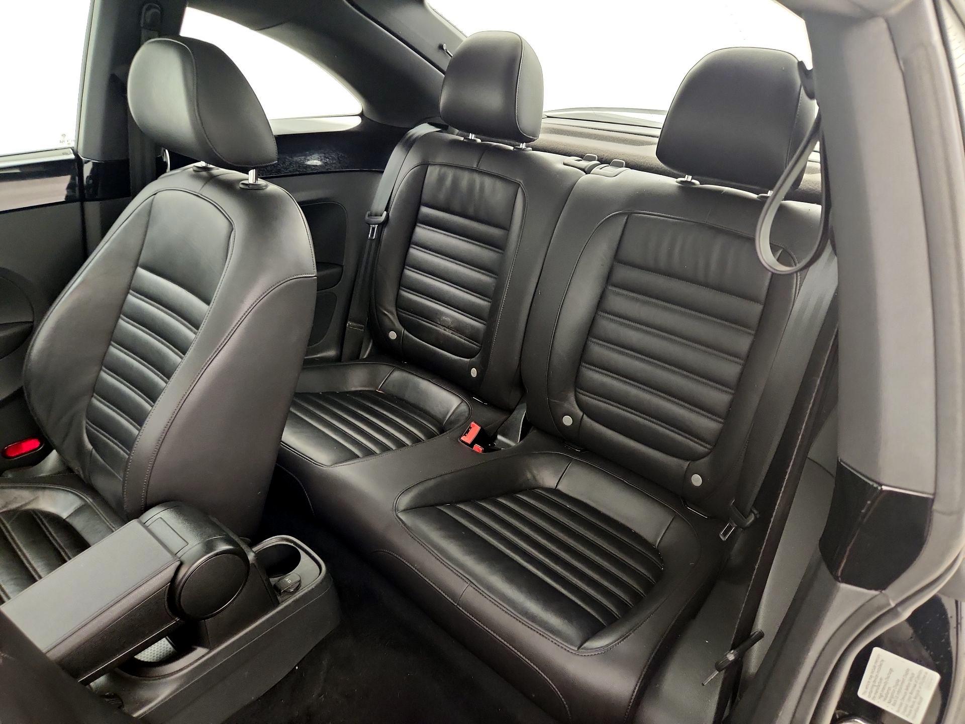 Thumbnail: 2013 Volkswagen Beetle - 20