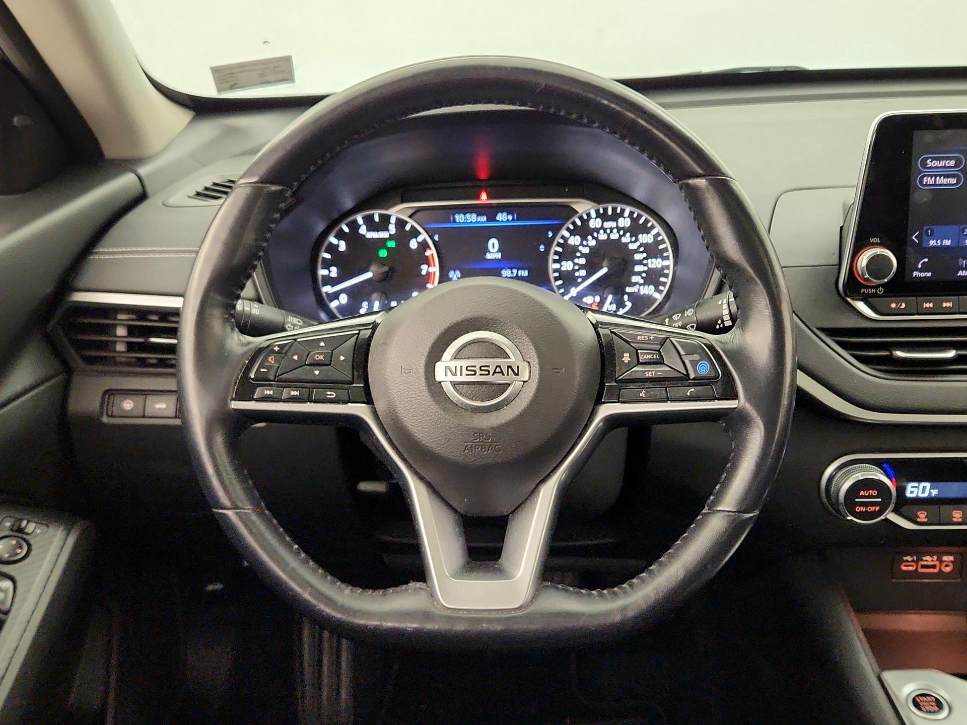 Thumbnail: 2019 Nissan Altima - 10