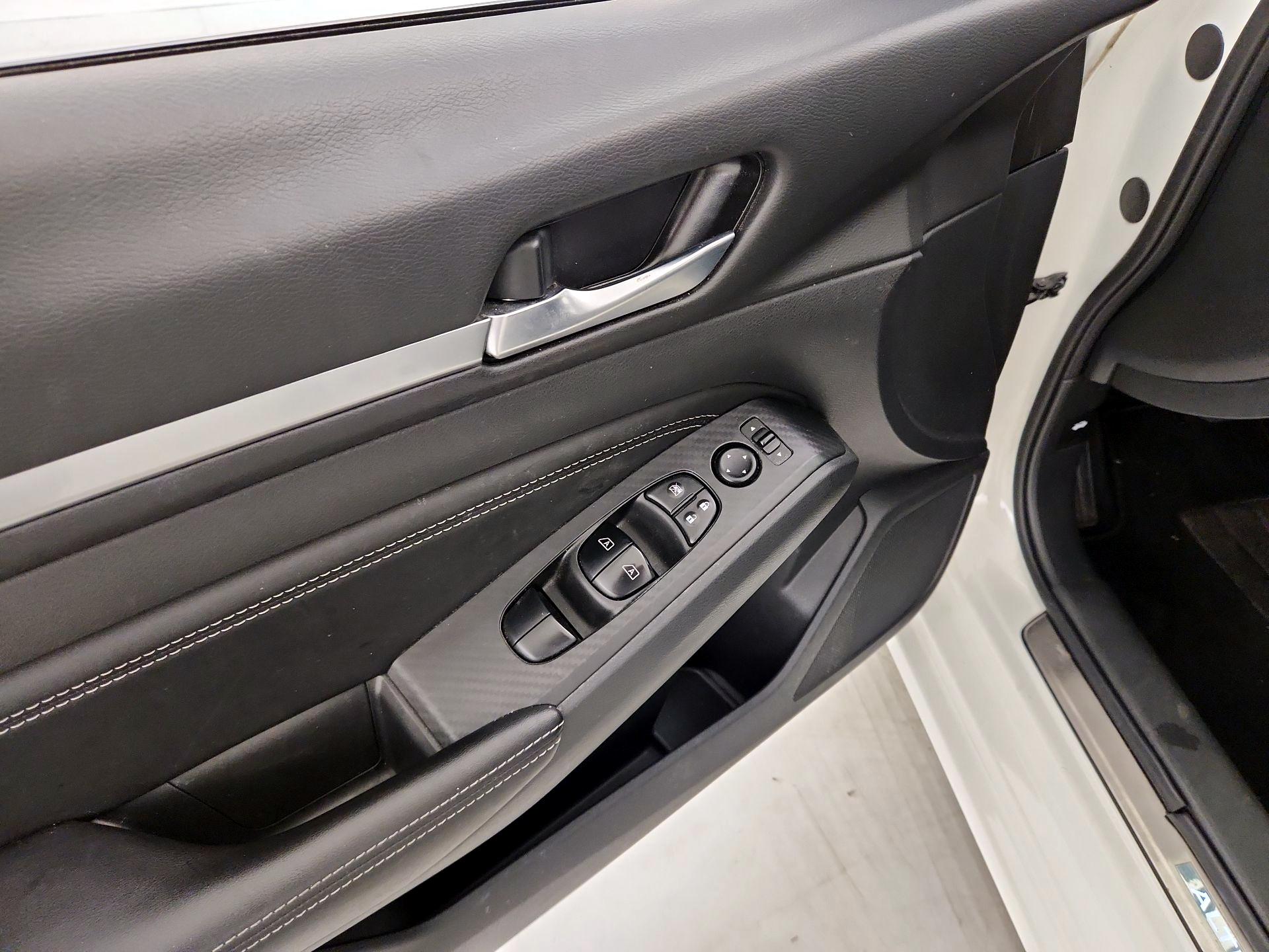 Thumbnail: 2019 Nissan Altima - 12