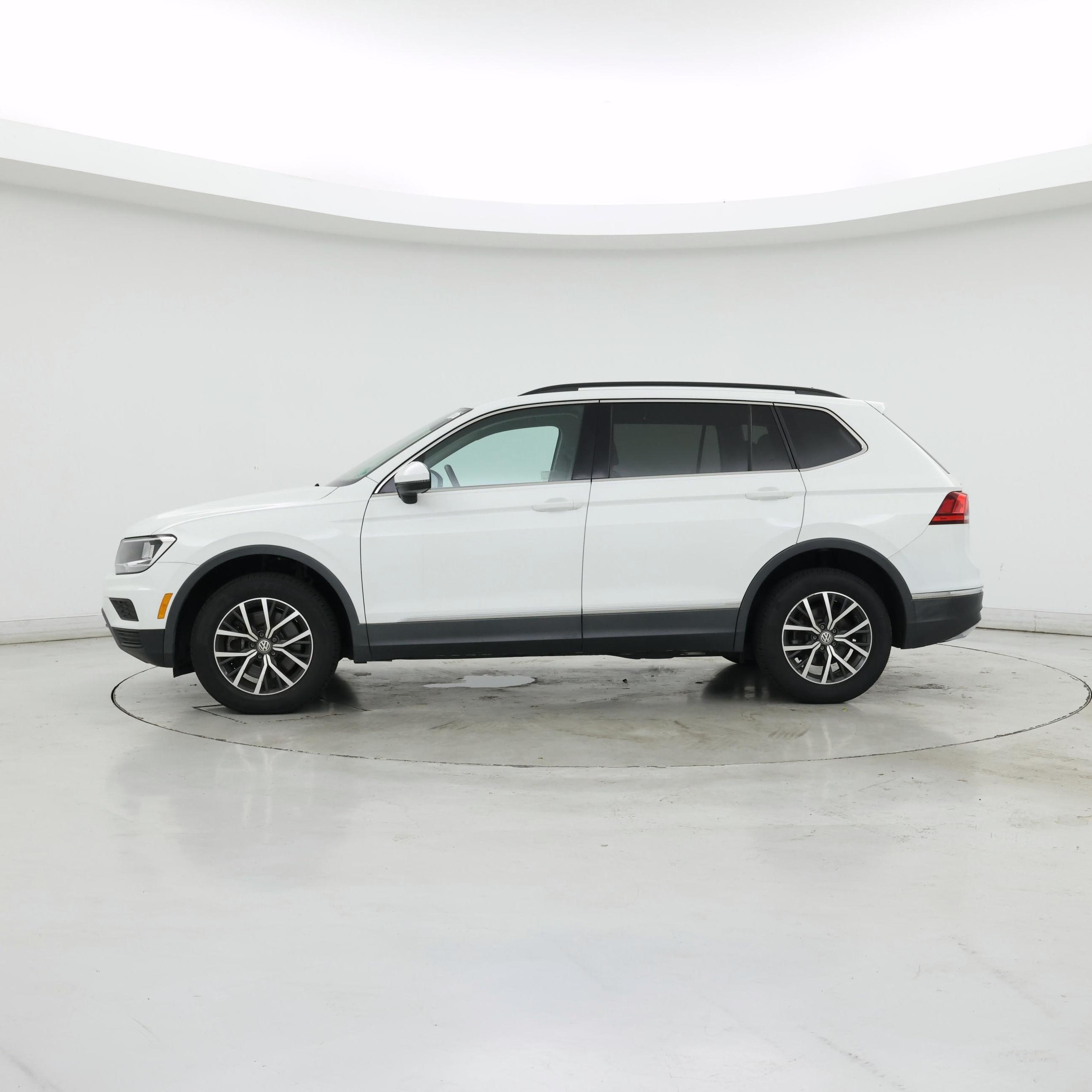 Thumbnail: 2020 Volkswagen Tiguan - 3
