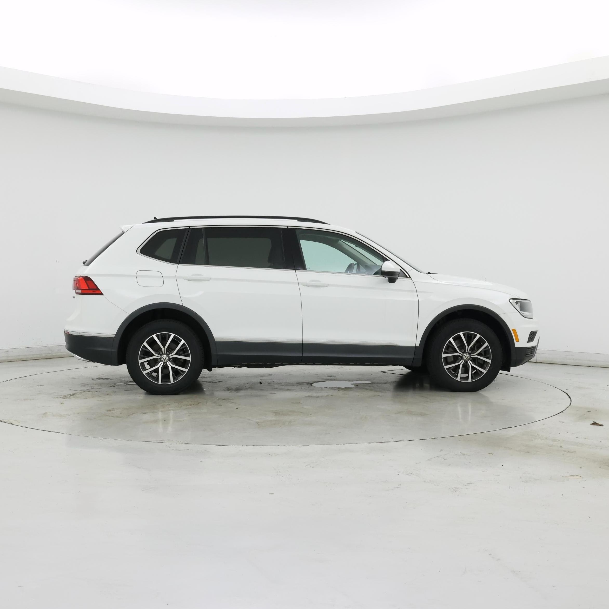 Thumbnail: 2020 Volkswagen Tiguan - 7