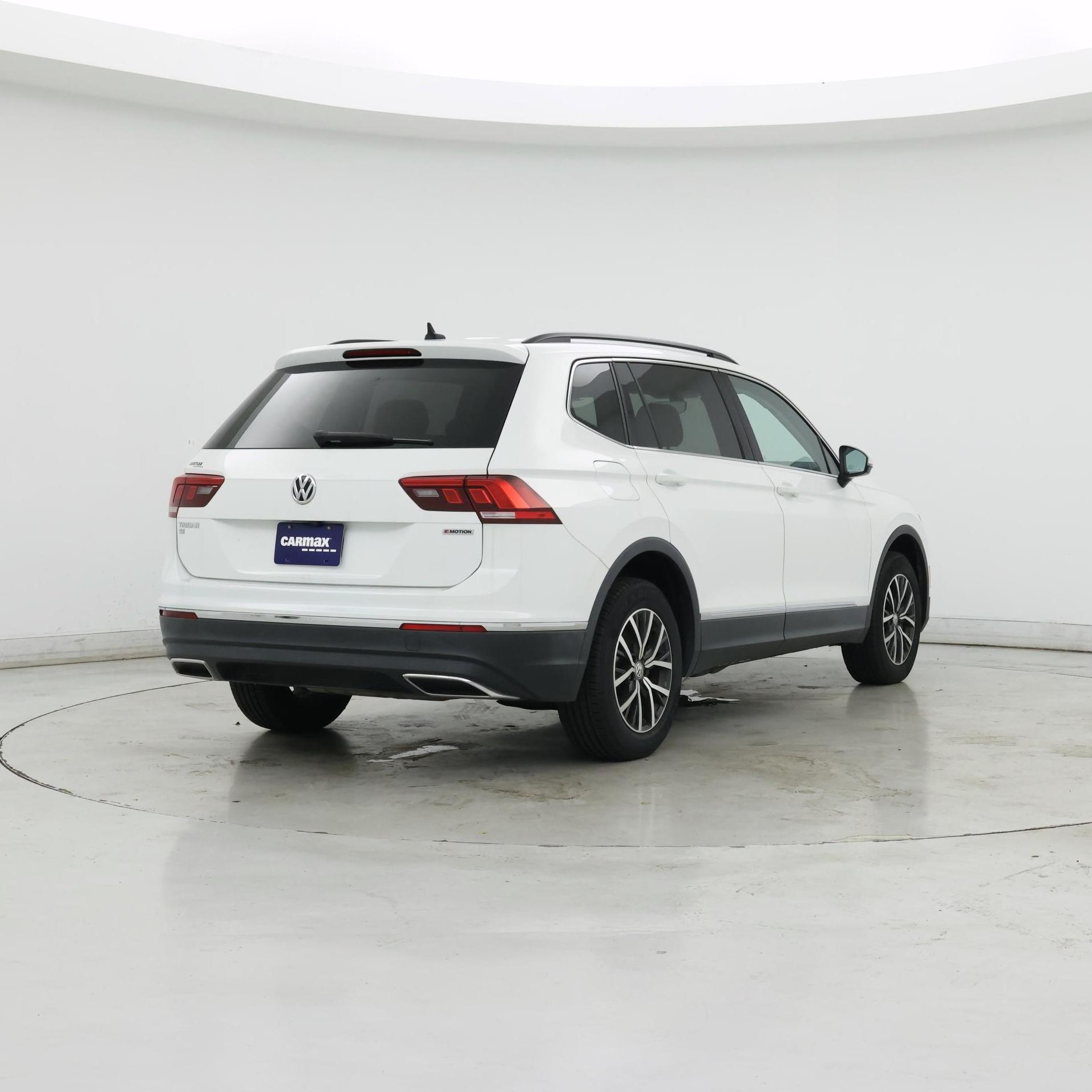 Thumbnail: 2020 Volkswagen Tiguan - 8
