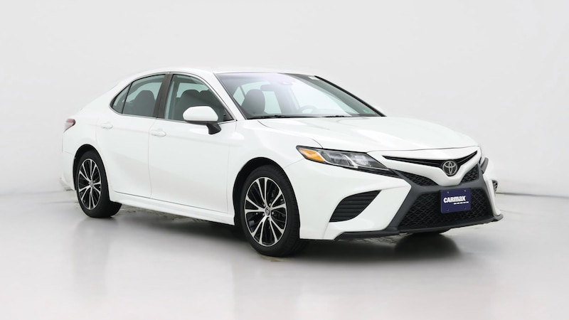 2019 Toyota Camry SE Hero Image