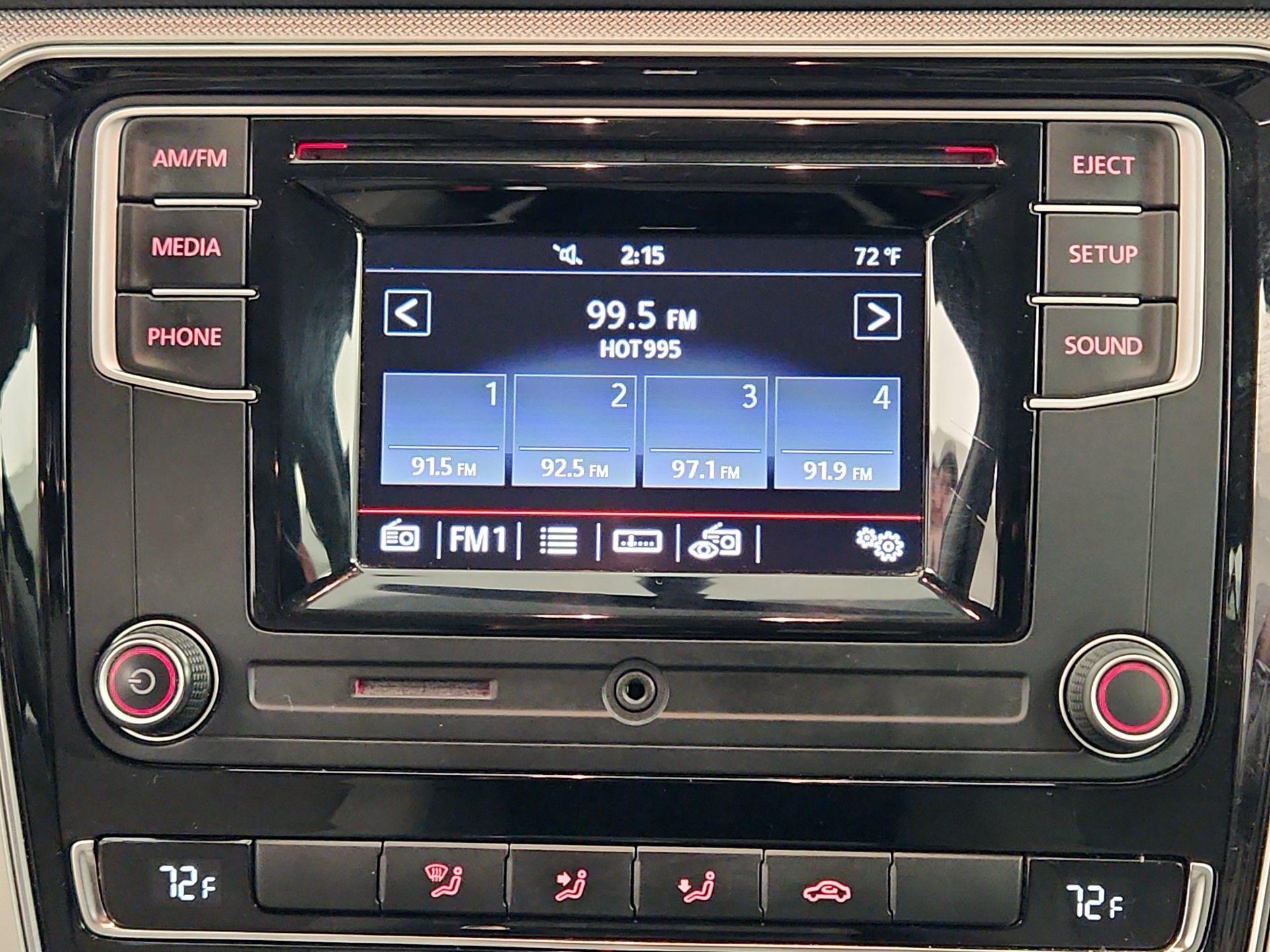Thumbnail: 2016 Volkswagen Passat - 15