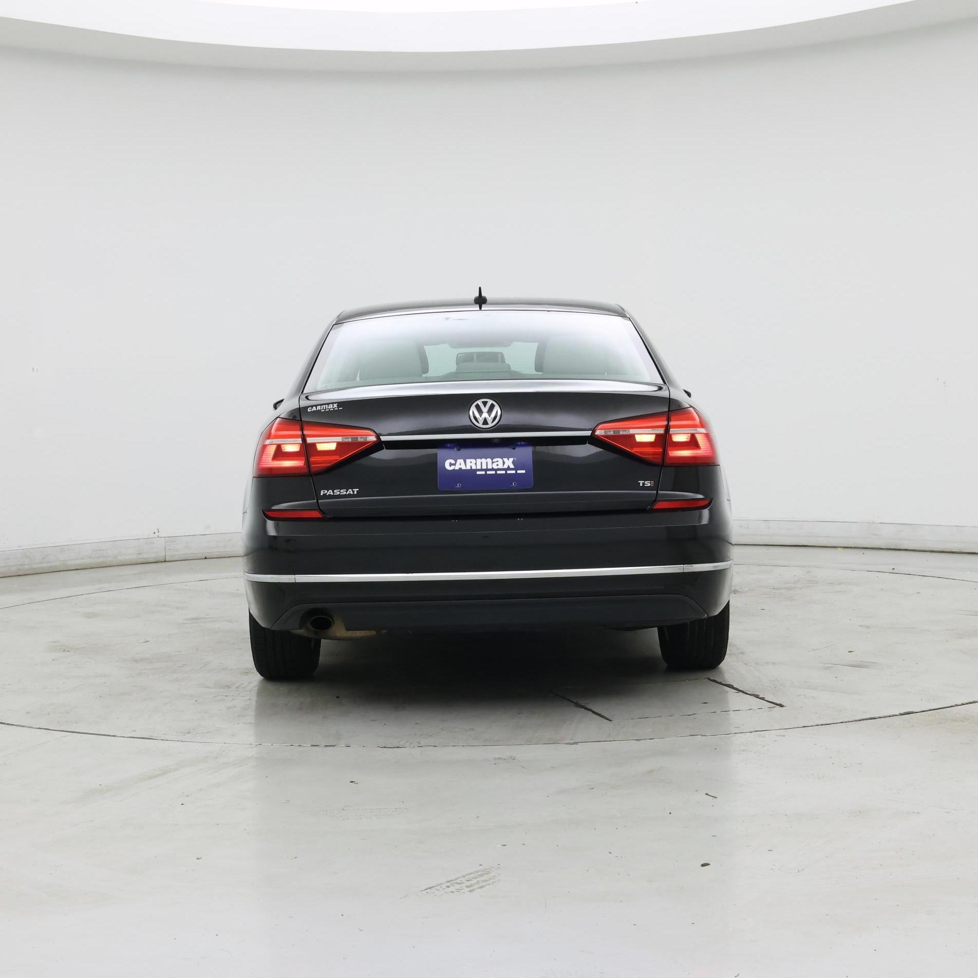Thumbnail: 2016 Volkswagen Passat - 6