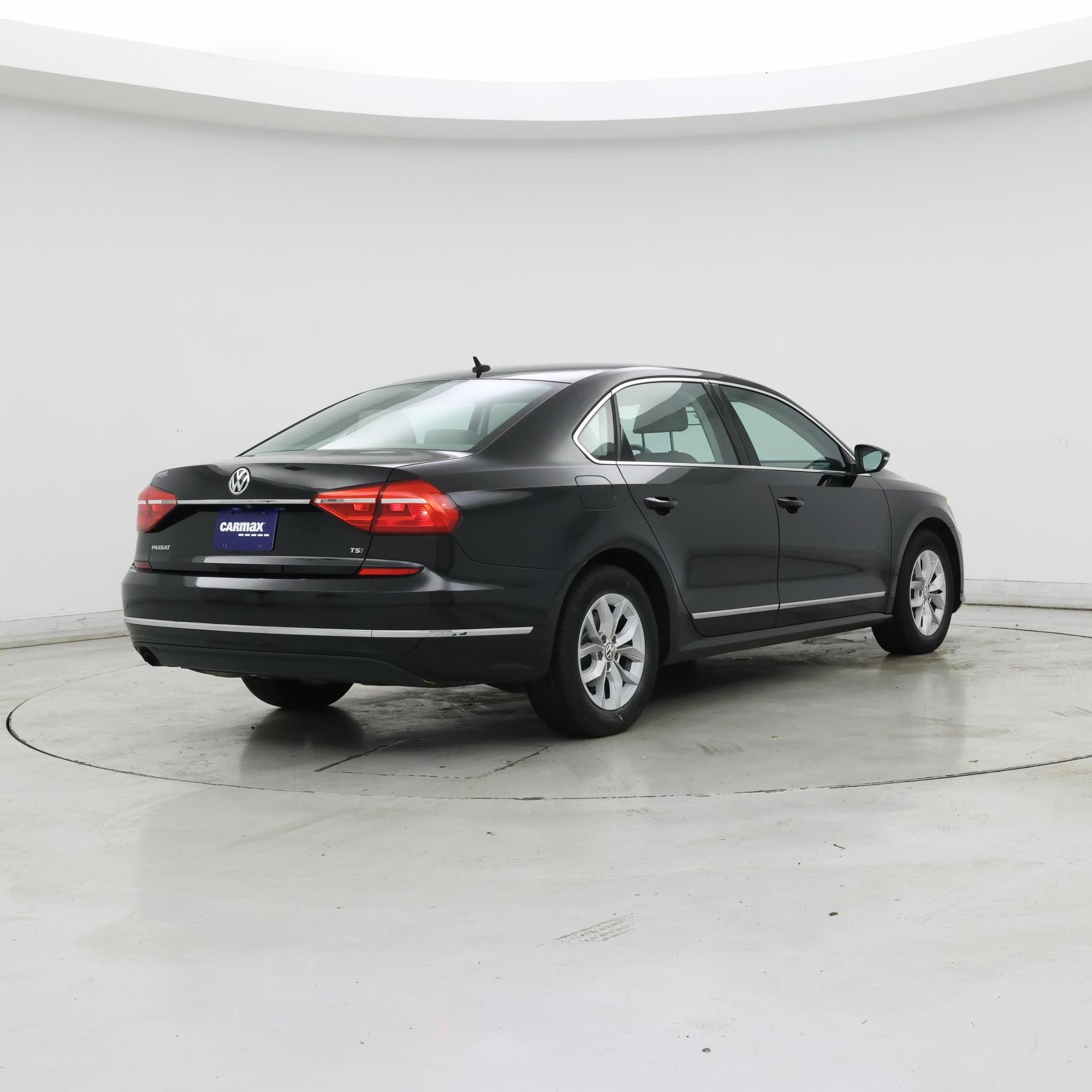 Thumbnail: 2016 Volkswagen Passat - 8