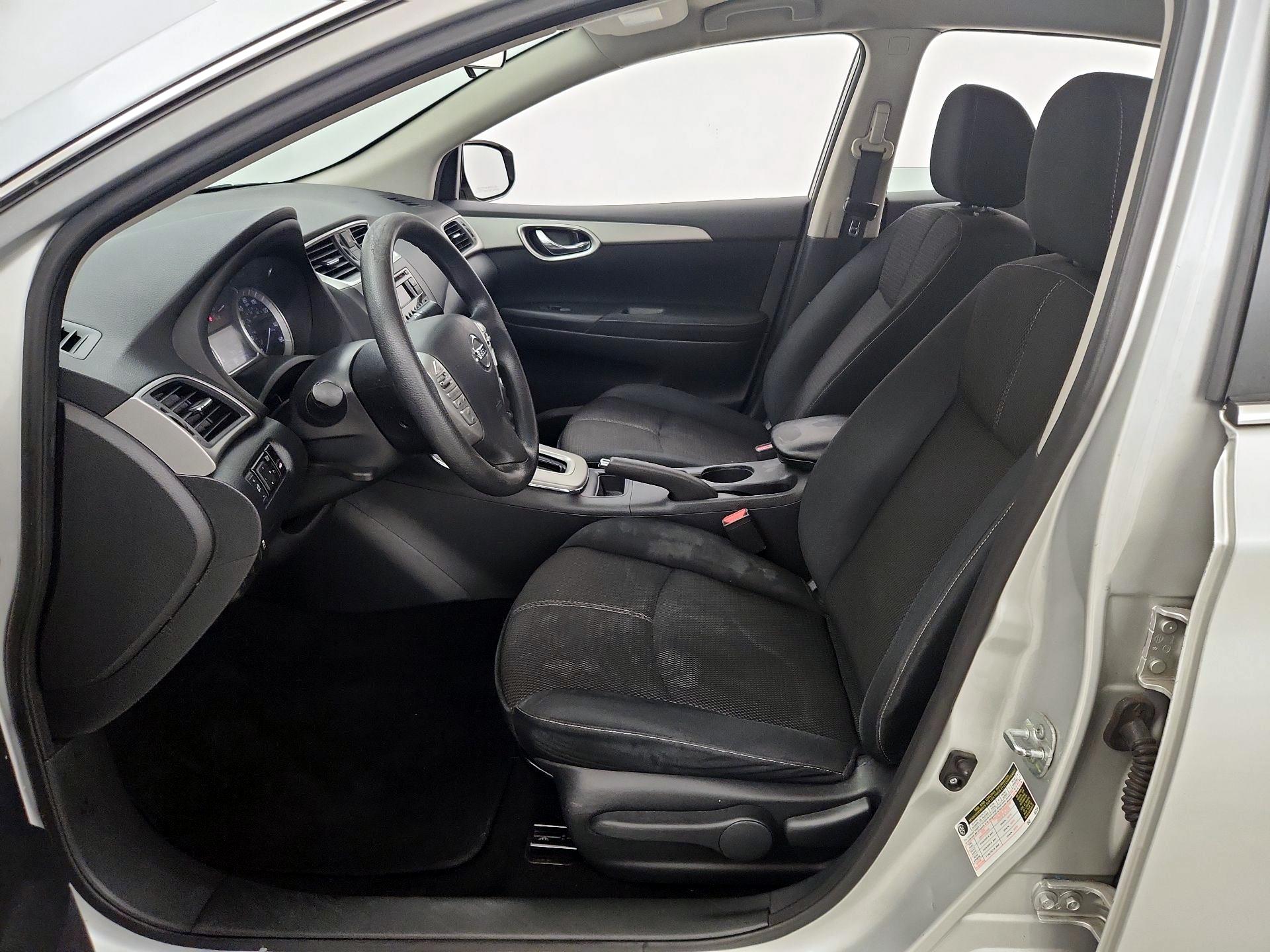Thumbnail: 2015 Nissan Sentra - 11
