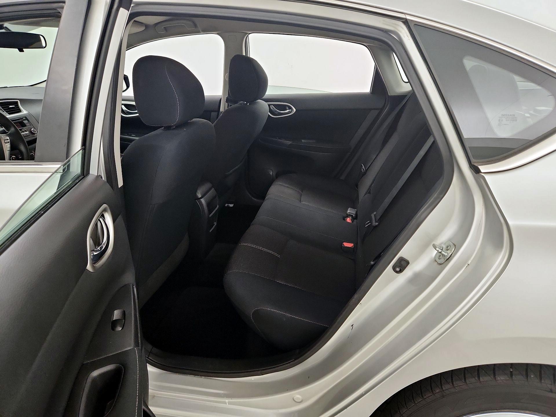 Thumbnail: 2015 Nissan Sentra - 18