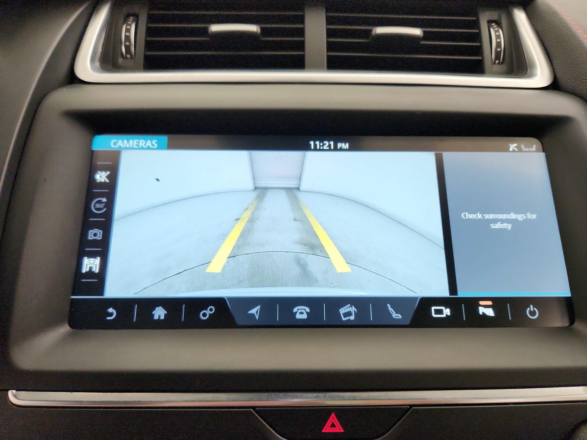 Thumbnail: 2020 Jaguar E-Pace - 15