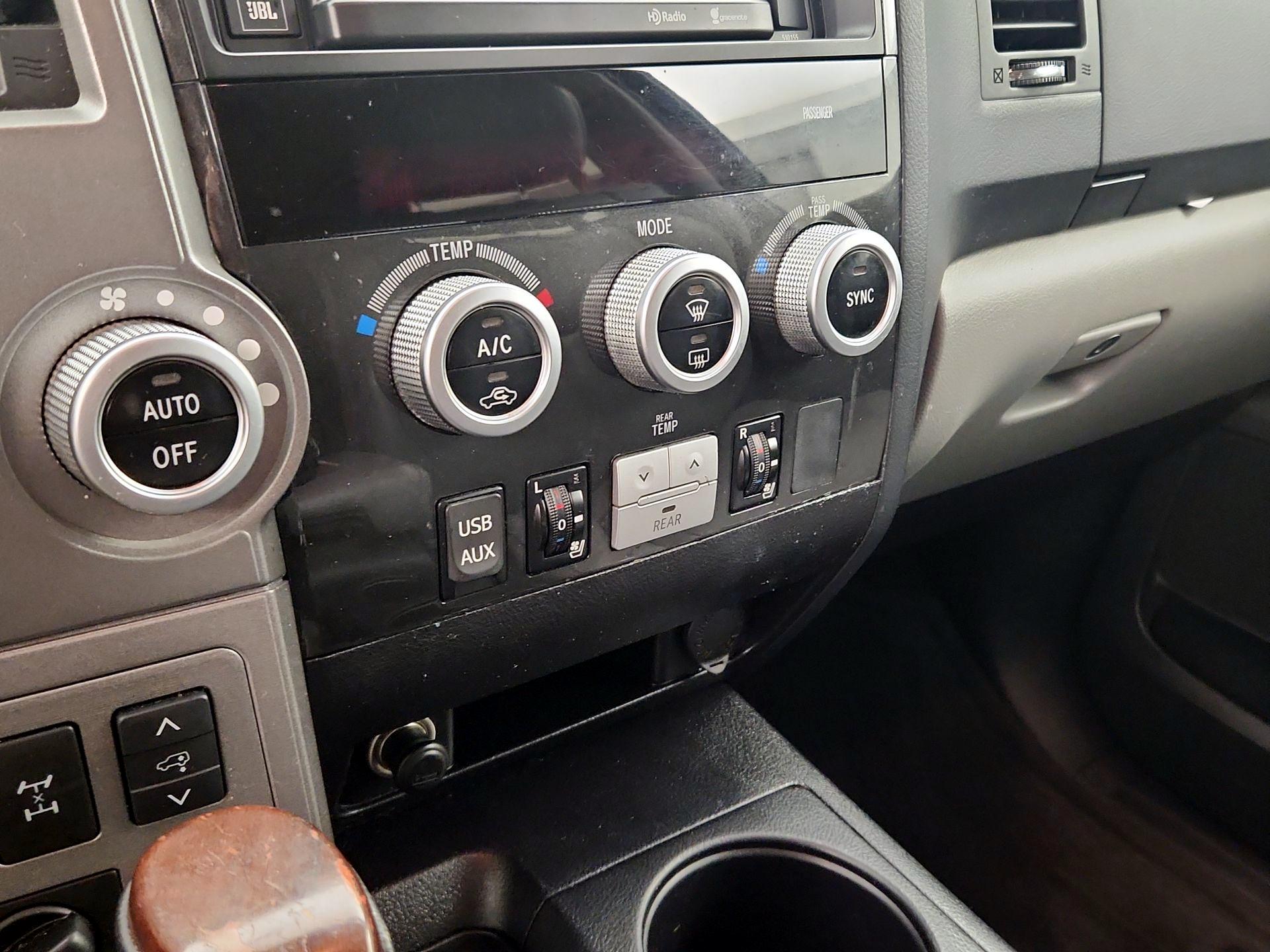 Thumbnail: 2016 Toyota Sequoia - 17
