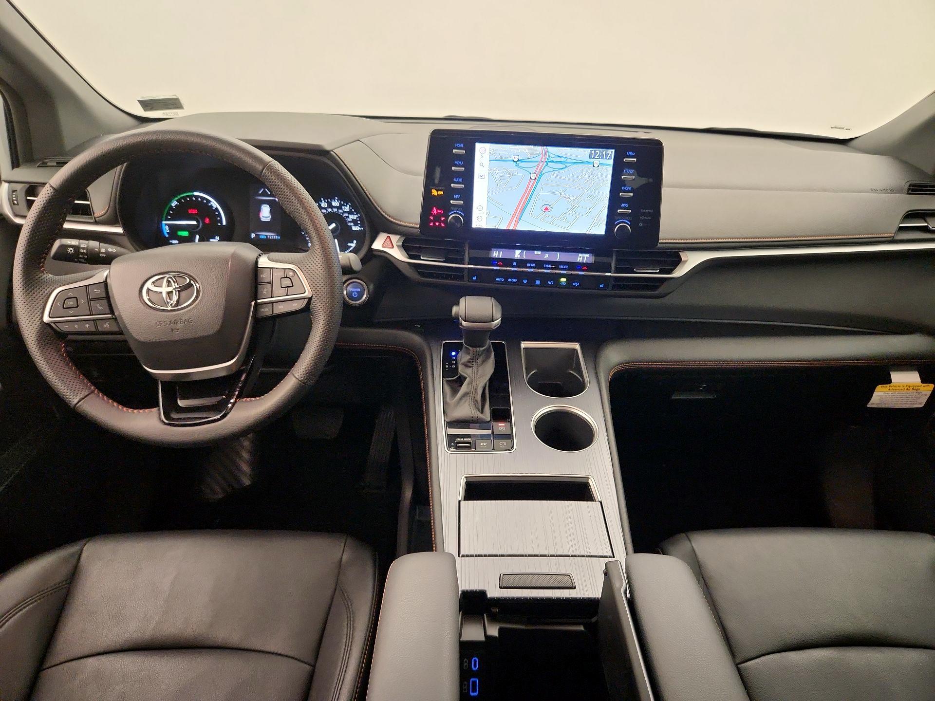 Thumbnail: 2023 Toyota Sienna - 9