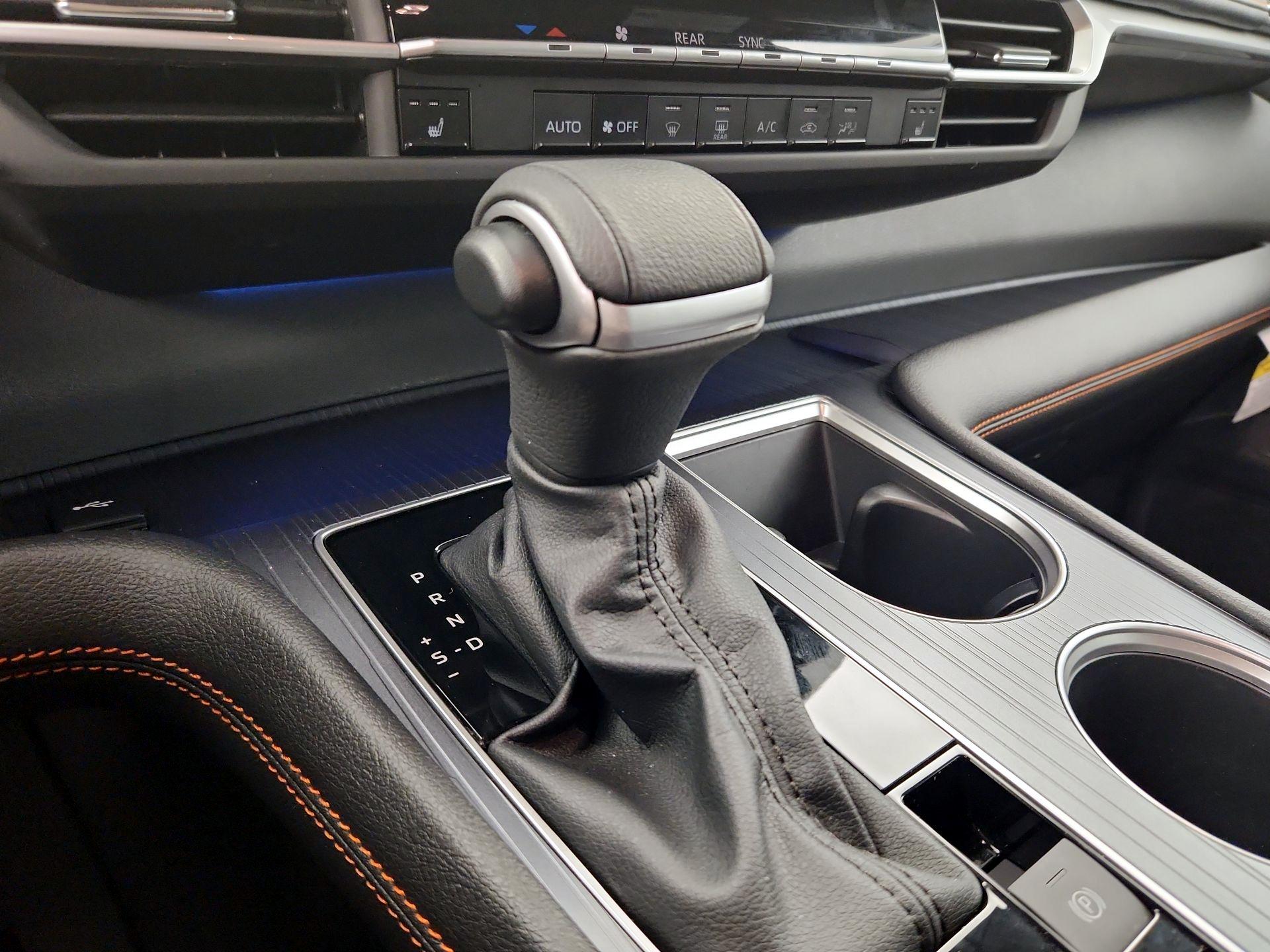 Thumbnail: 2023 Toyota Sienna - 18