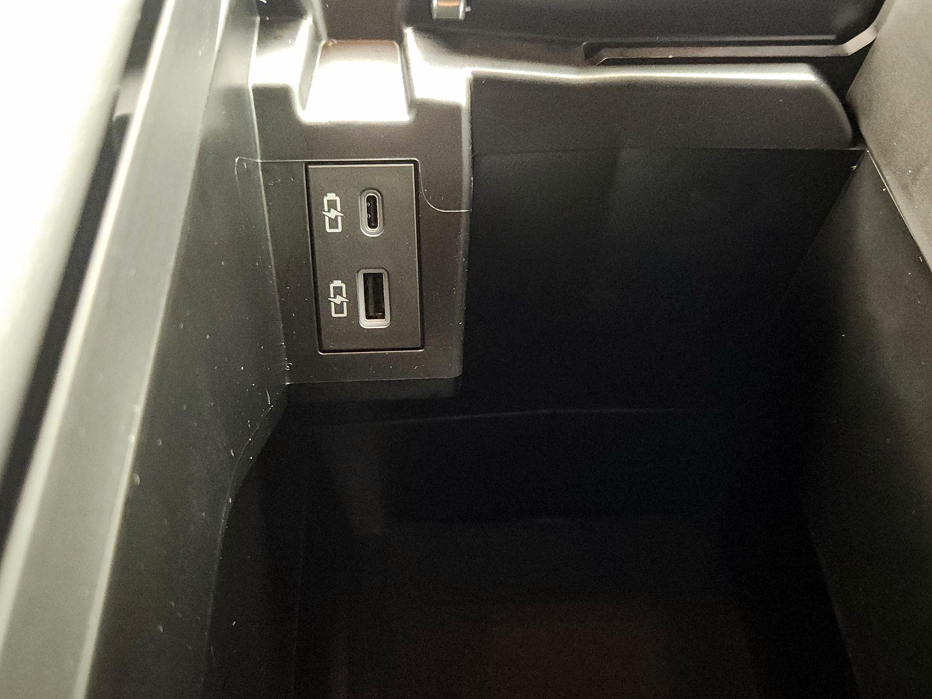 Thumbnail: 2023 Toyota Sienna - 19